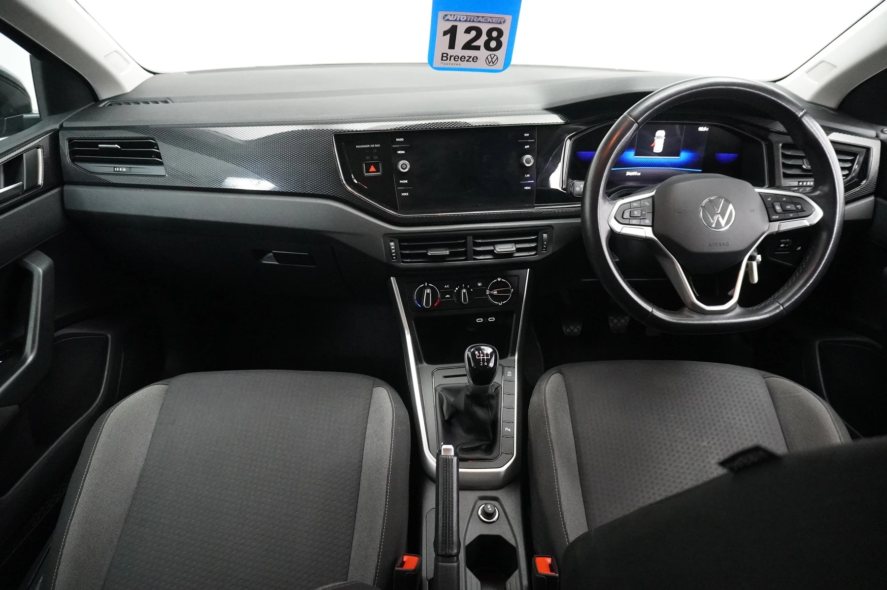 Volkswagen-Polo-image-8