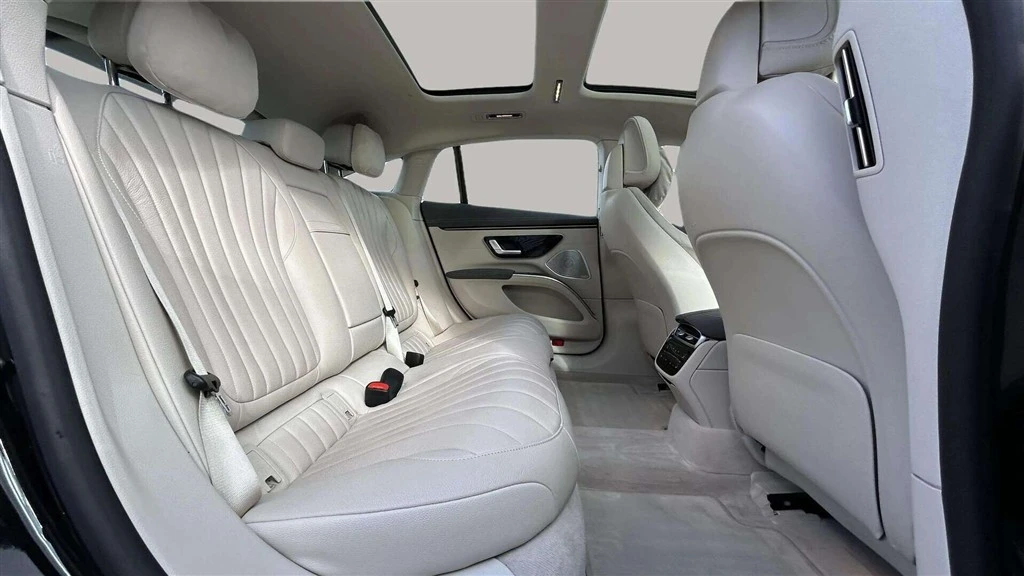 Mercedes-Benz-EQS-image-28