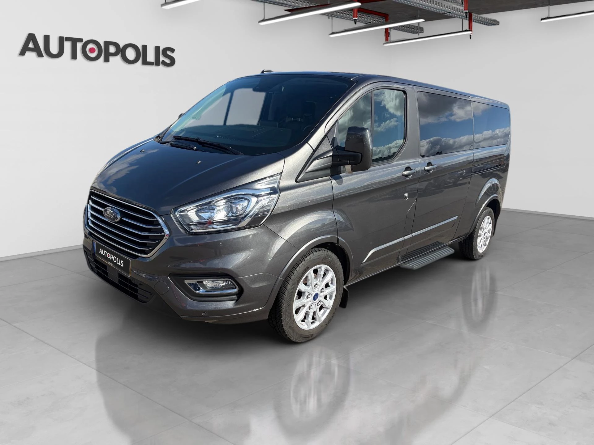 Ford-Transit Custom-image-0
