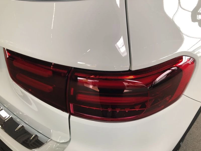 Mercedes-Benz-GLB-image-12