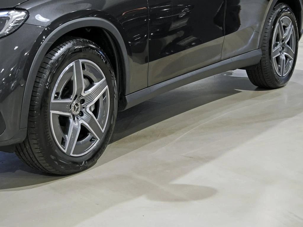 Mercedes-Benz-GLC 300 d-image-6