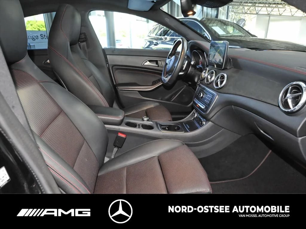 Mercedes-Benz CLA 250 4M AMG COUPÉ LED NIGHT PANO KEYLESS PDC AMG