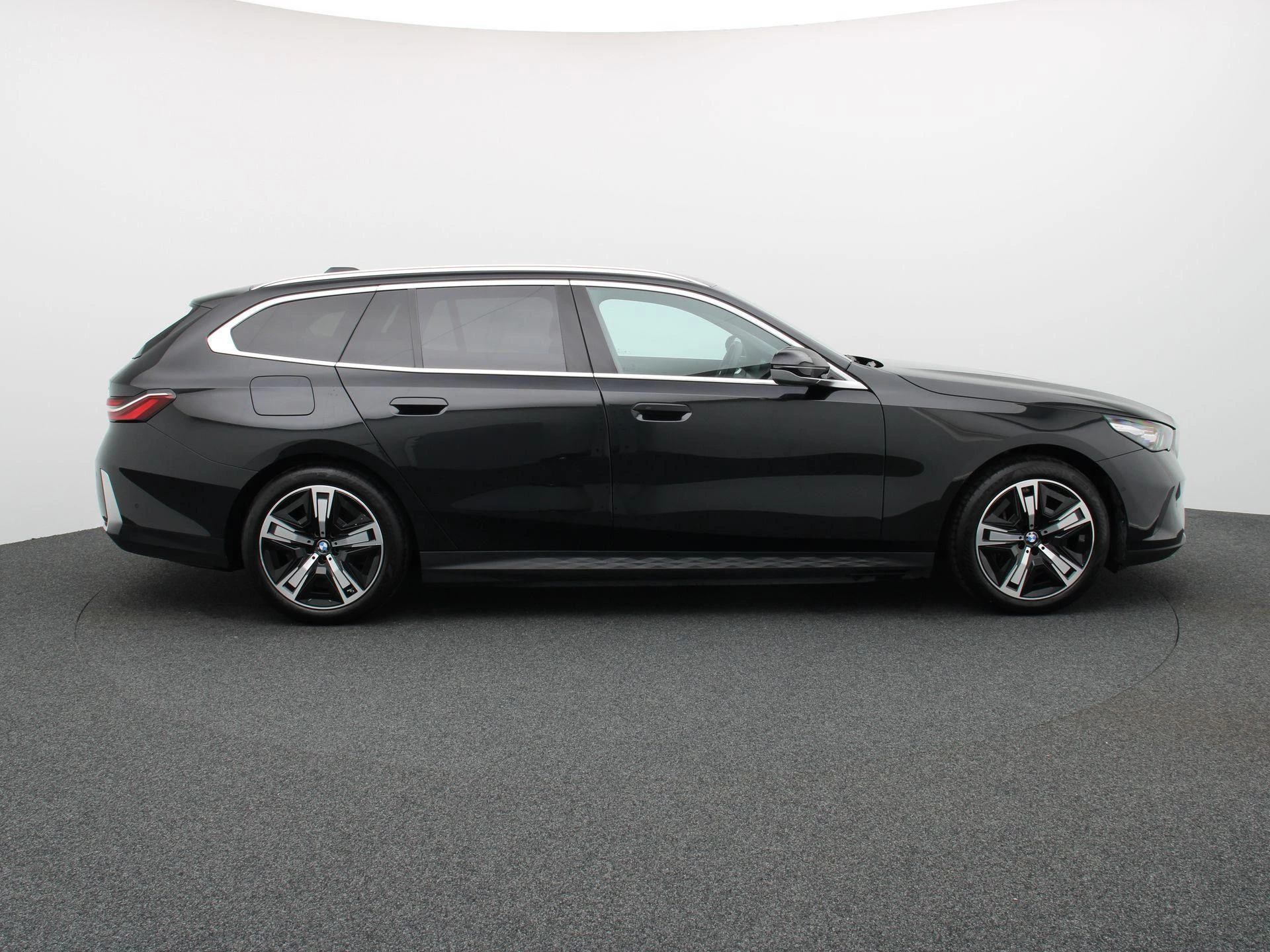 BMW-i5-image-6