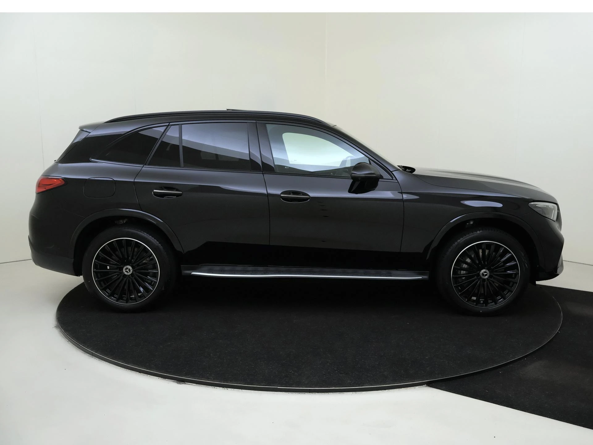 Mercedes-Benz-GLC-image-8