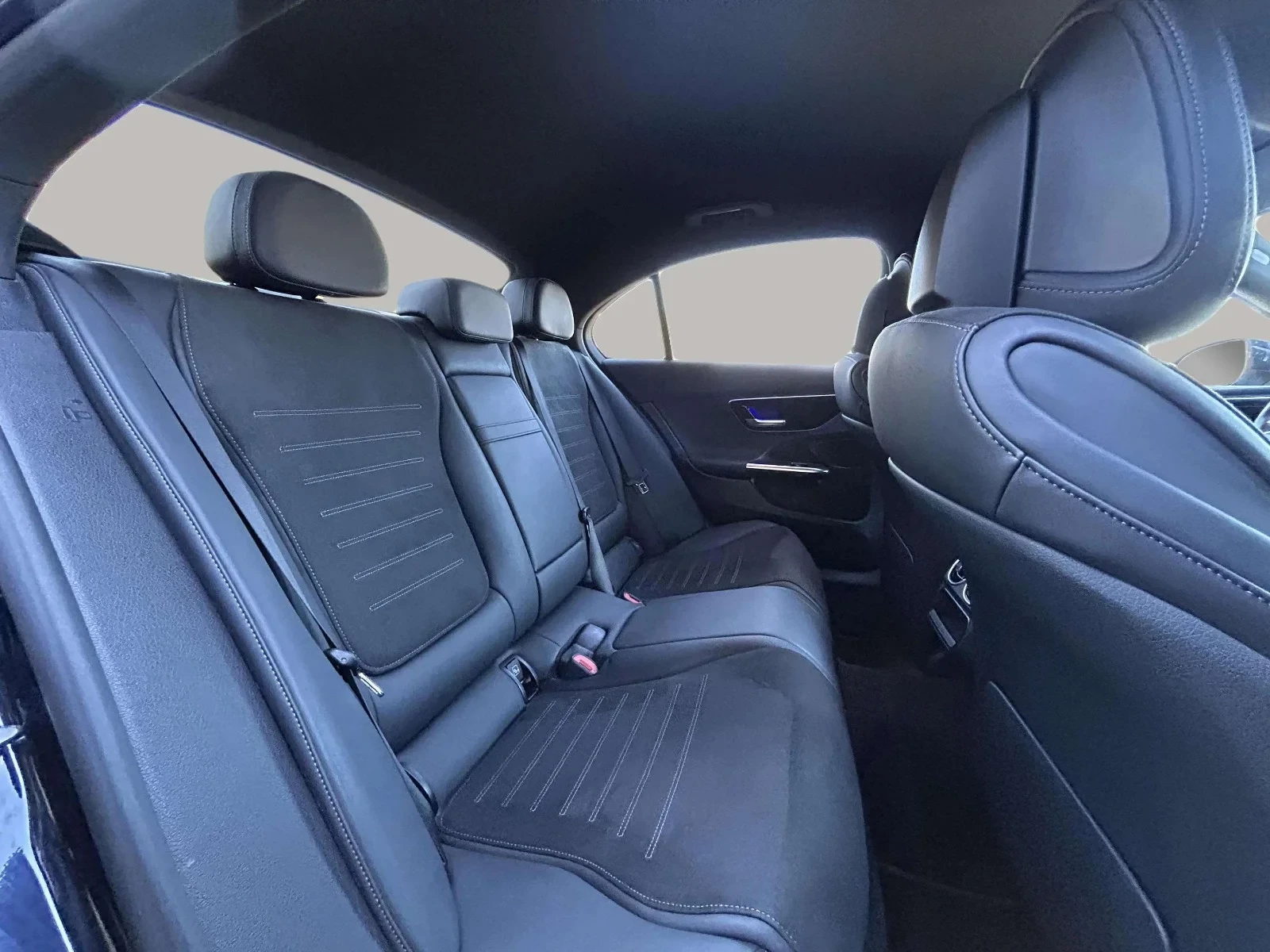 Mercedes-Benz-C-Klasse-image-19