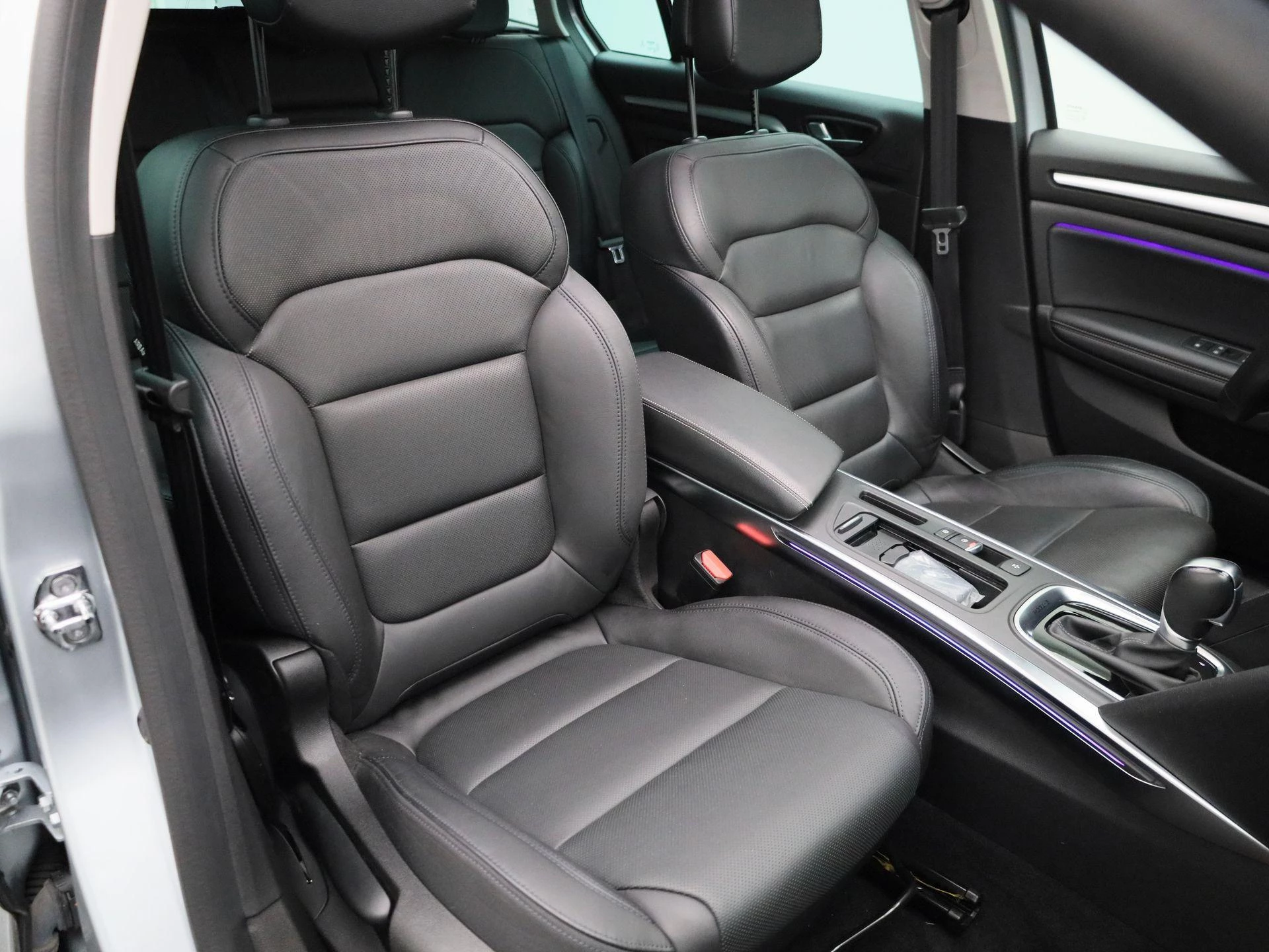 Renault-Megane E-Tech-image-40