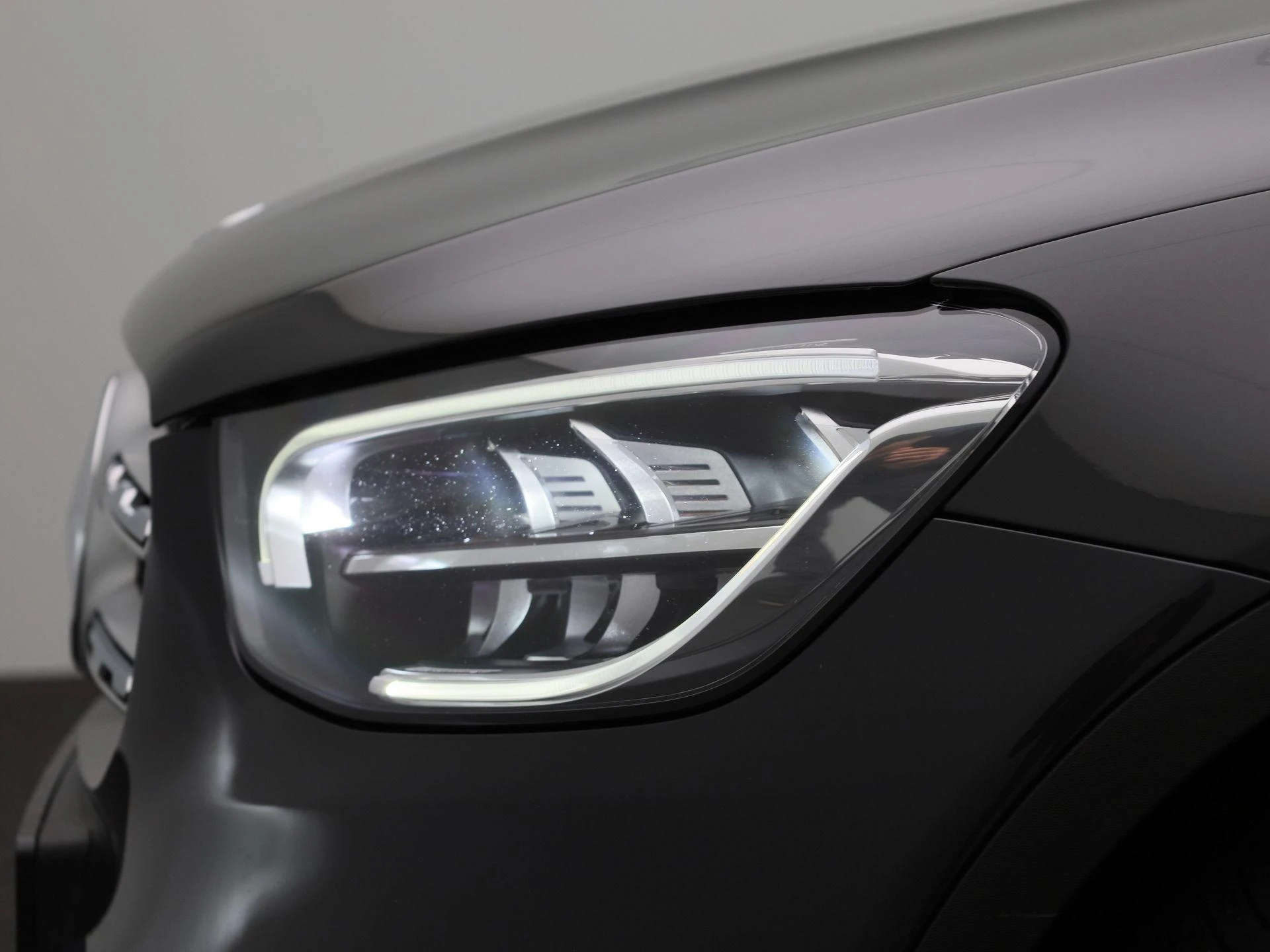 Mercedes-Benz-GLC-image-15