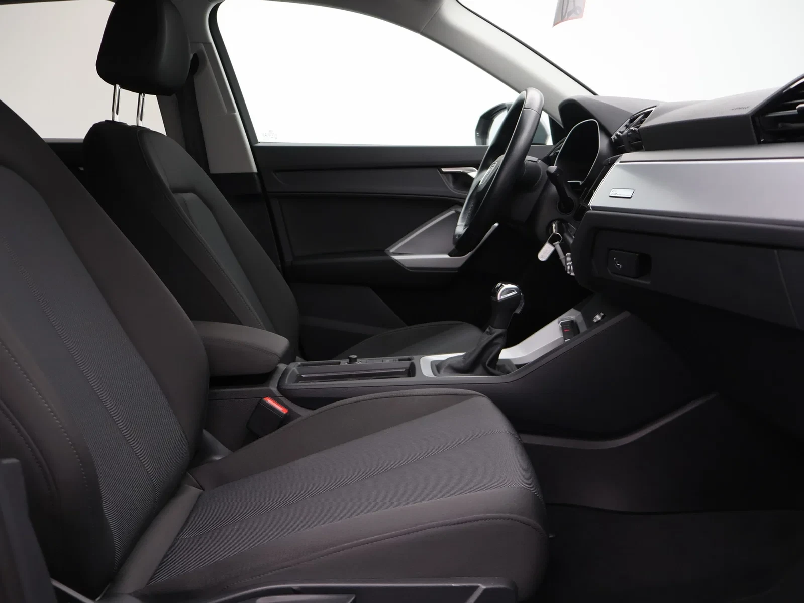 Audi Q3 35TFSI Business Edition Advanced 150PK *AUTOMAAT*VIRTUAL COCKPIT*SHADOW LOOK*TREKHAAK*CRUISE*PDC*APP