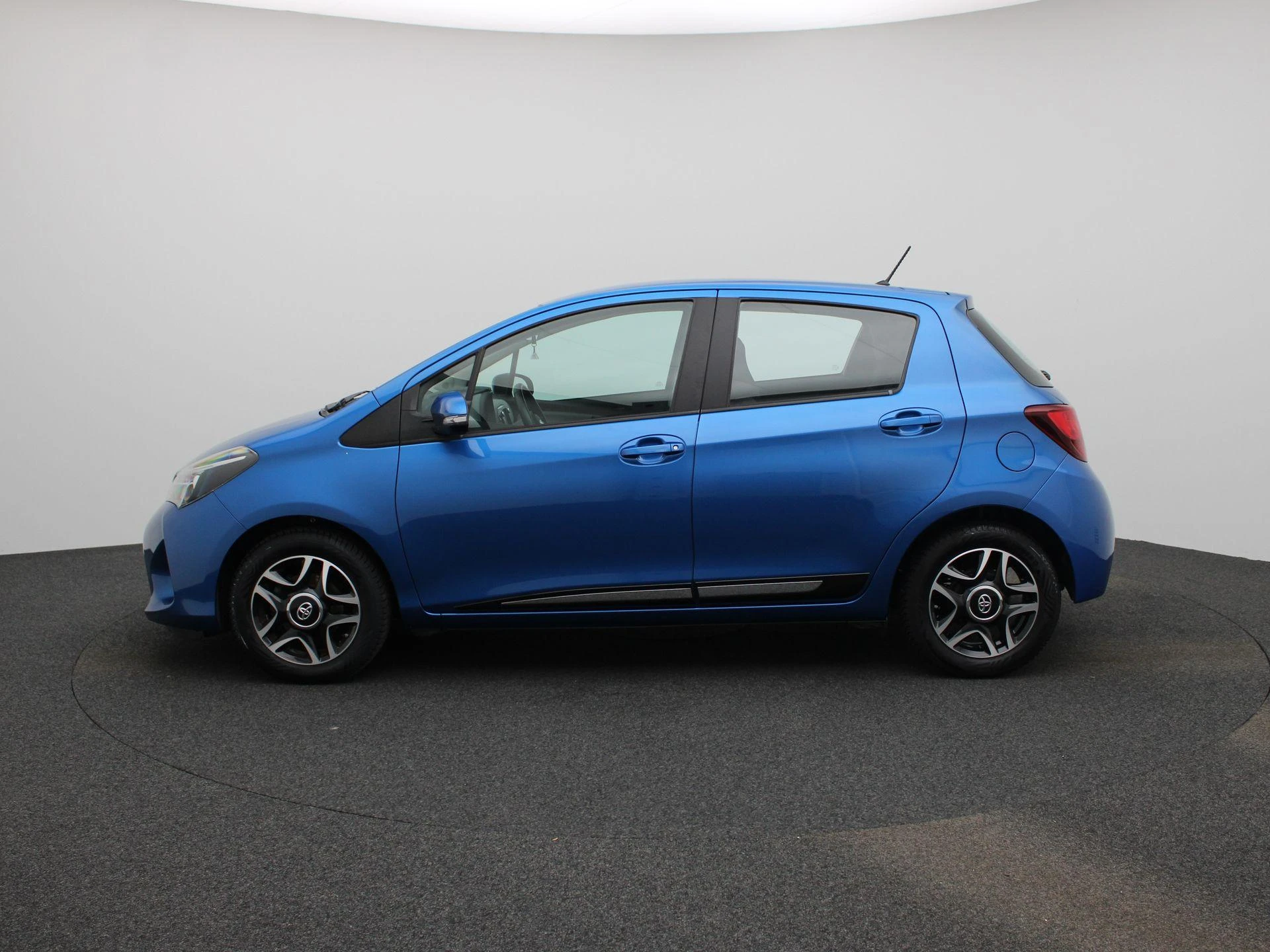 Toyota-Yaris-image-3