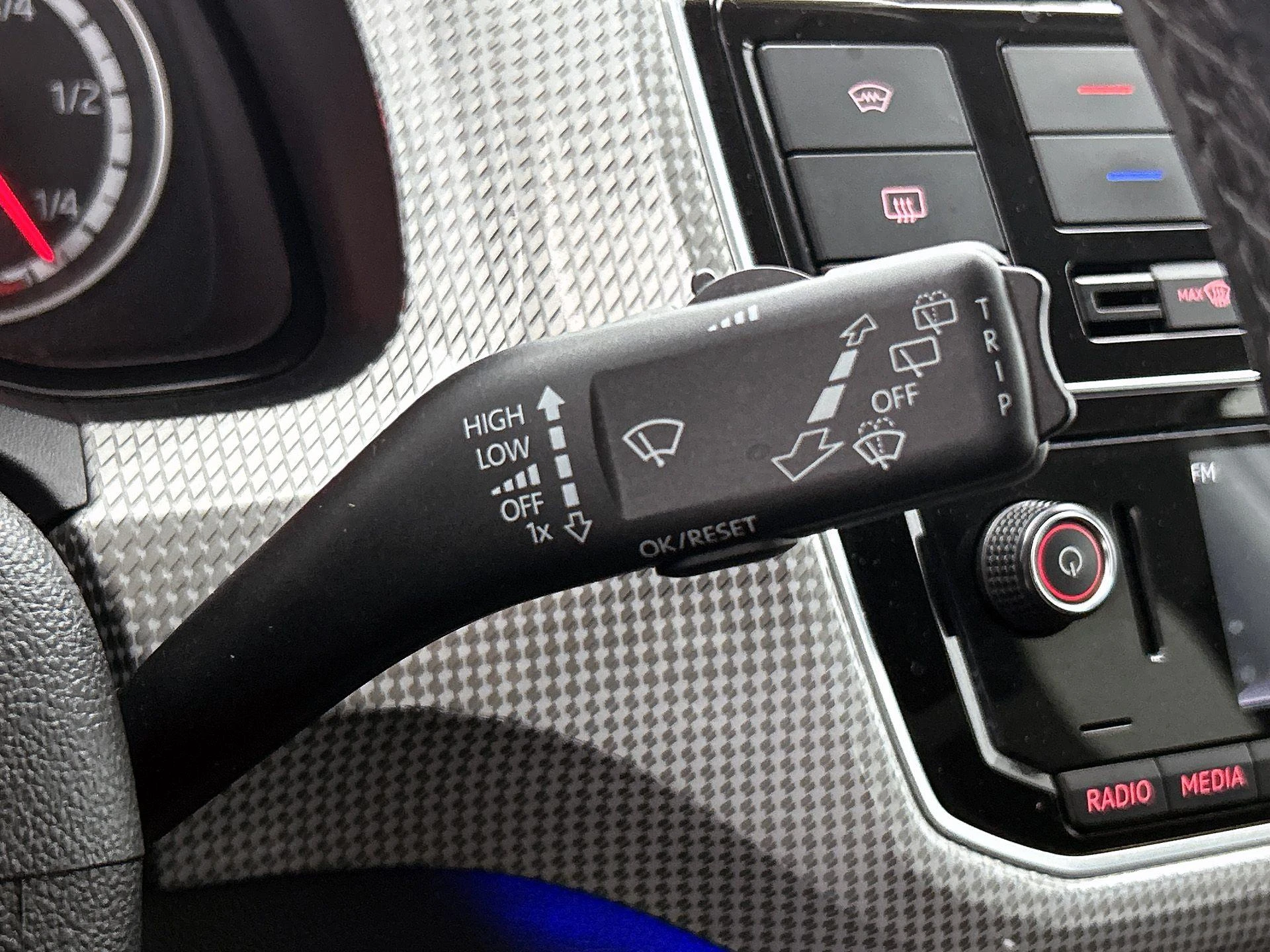 Volkswagen-e-up!-image-10