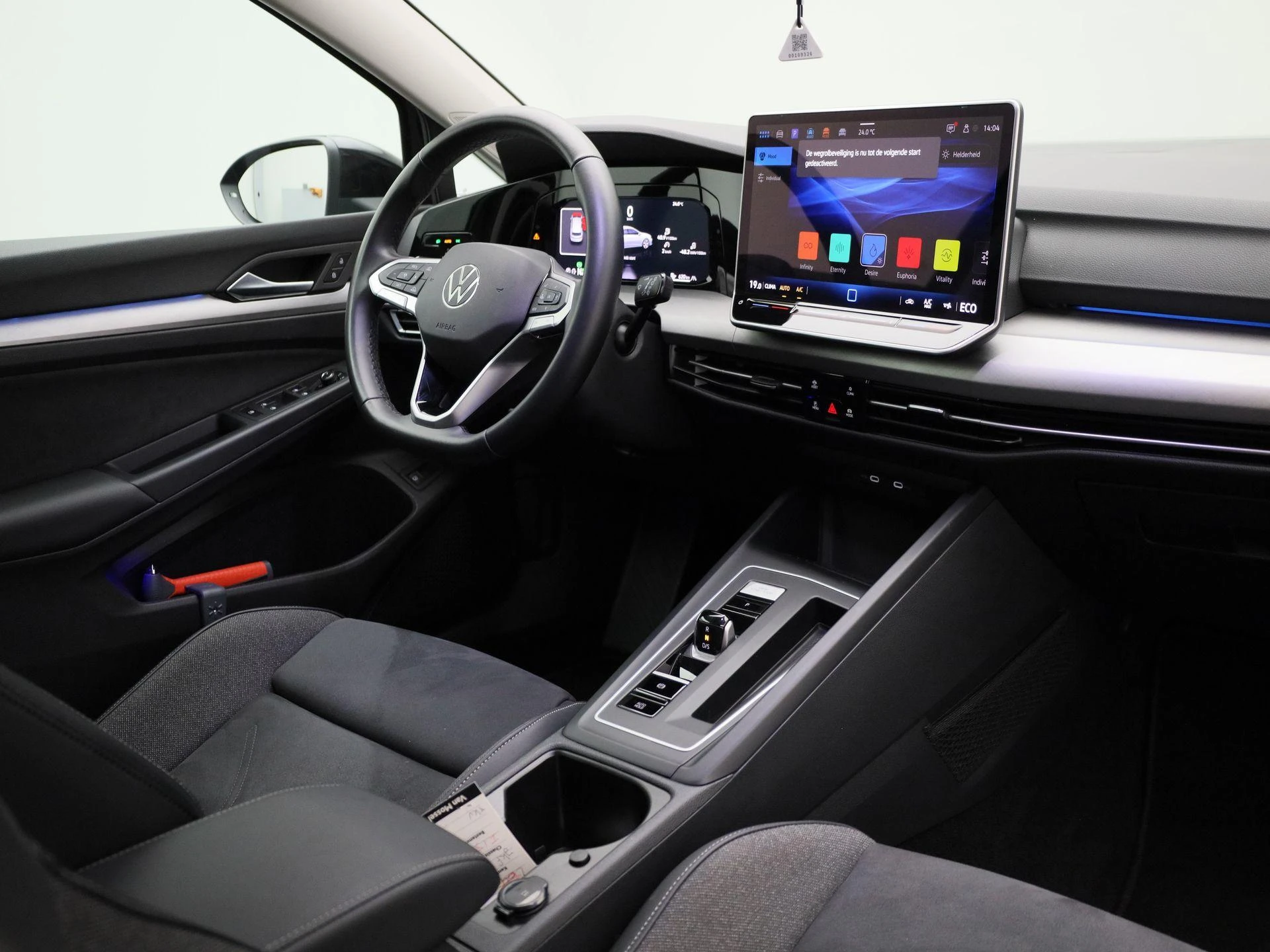 Volkswagen-Golf-image-43