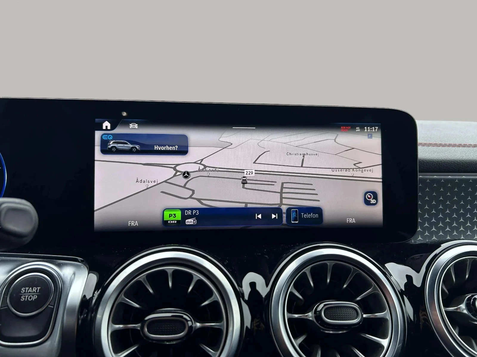 Mercedes-Benz-EQB-image-16