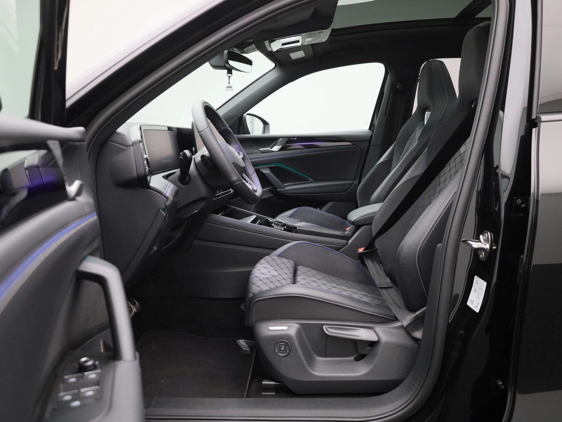 Volkswagen-Tiguan-image-10