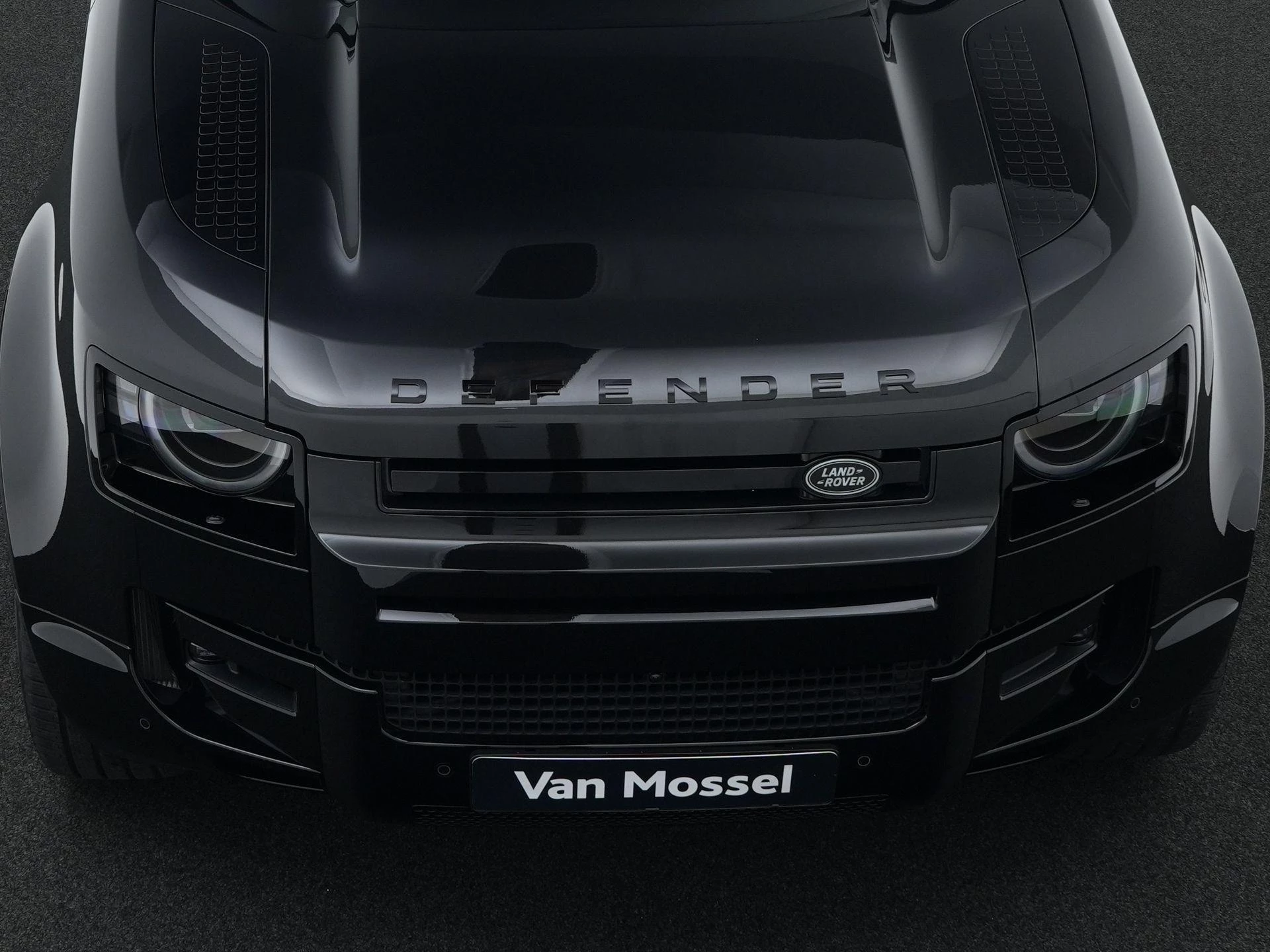 Land Rover-Defender-image-12