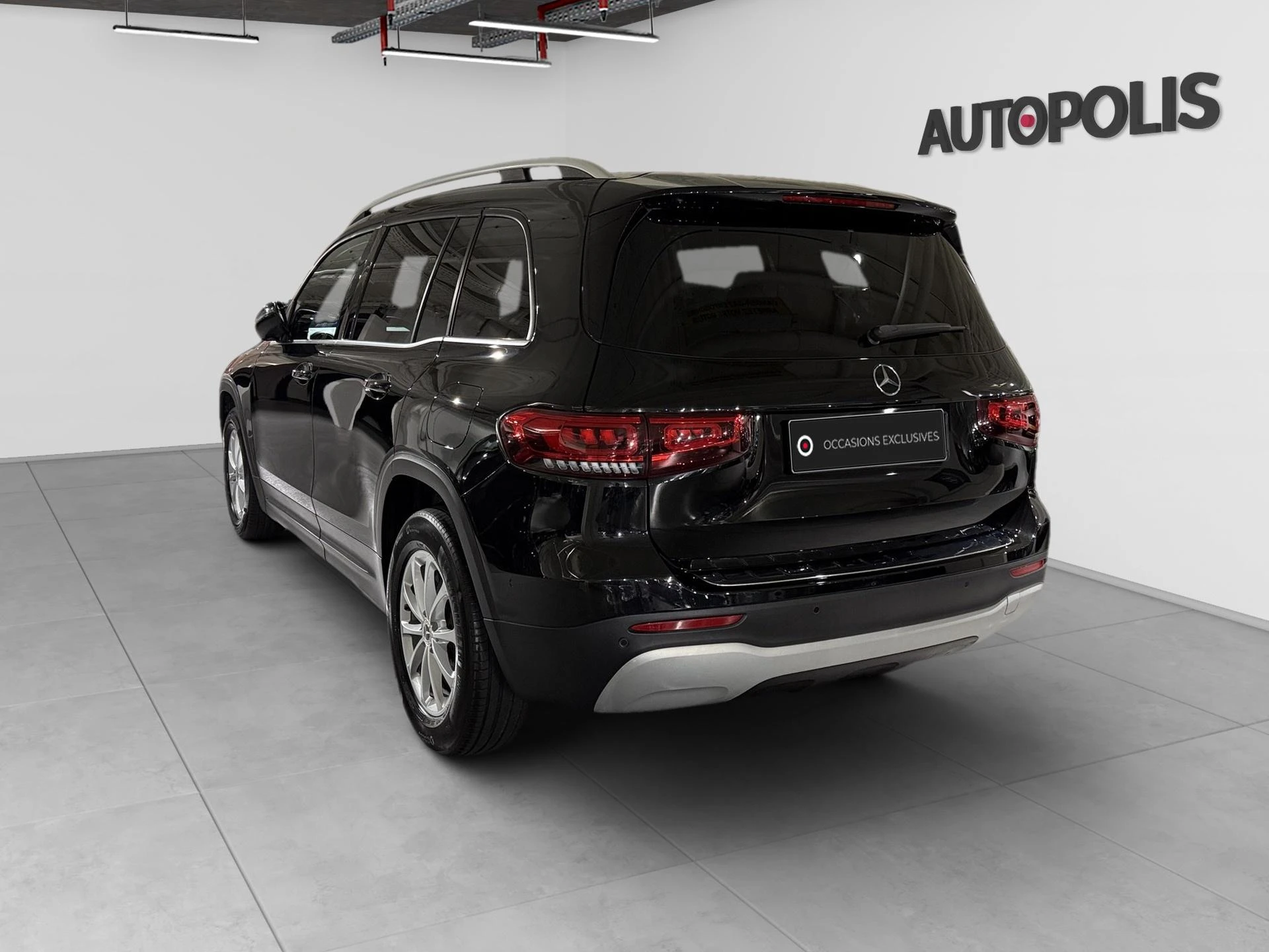 Mercedes-Benz-GLB-image-19