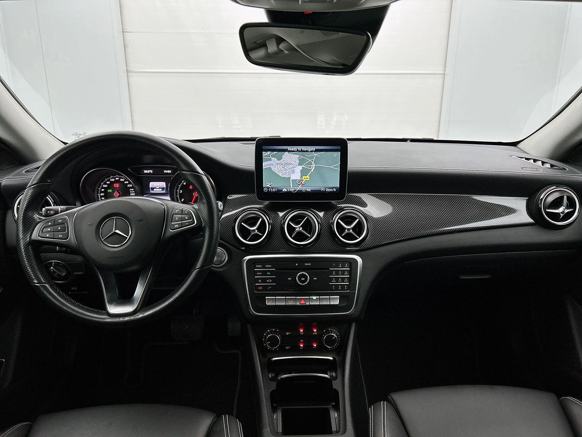 Mercedes-Benz CLA 180 Business Solution AMG Upgrade Edition
