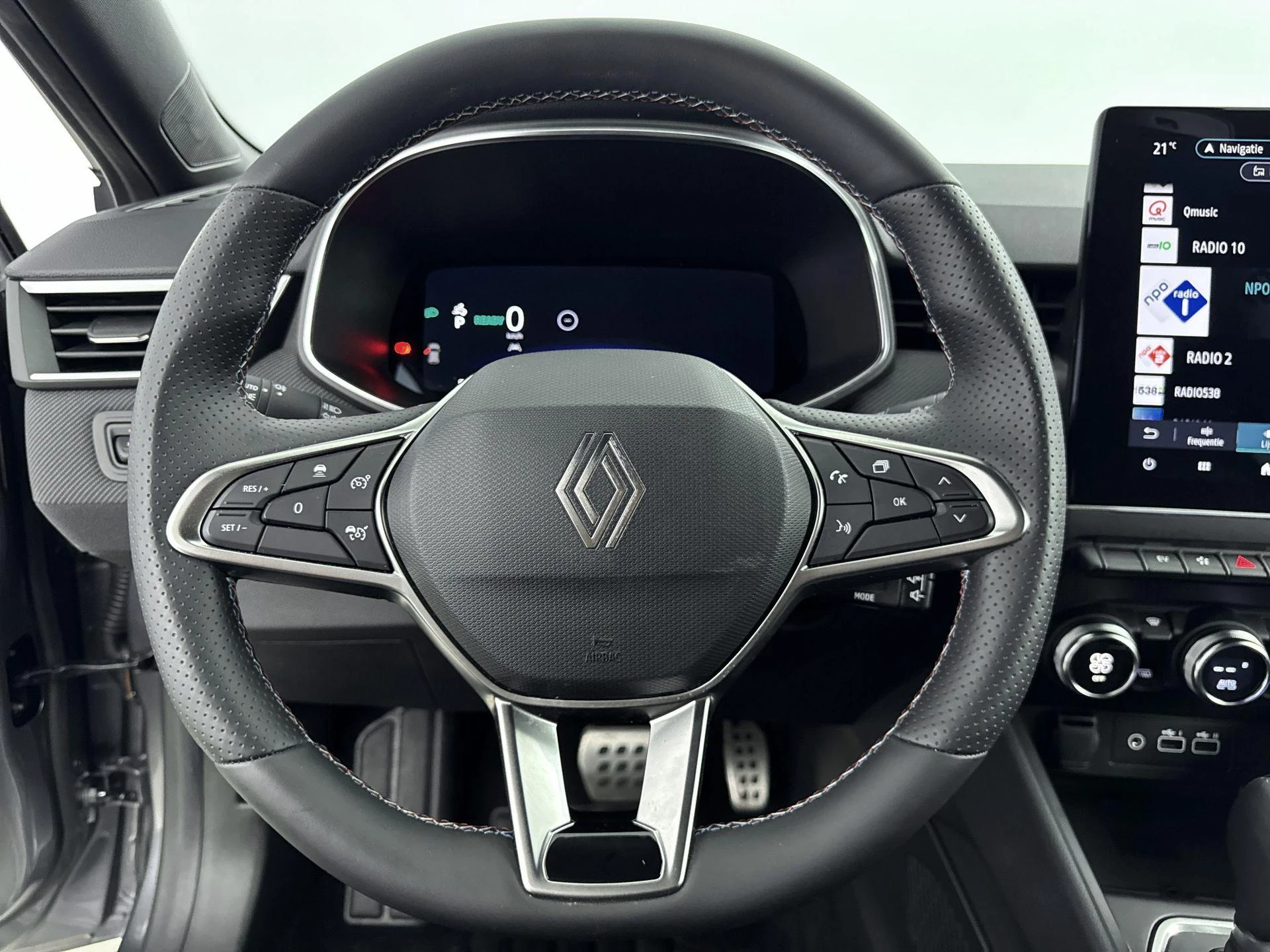 Renault-Clio-image-25