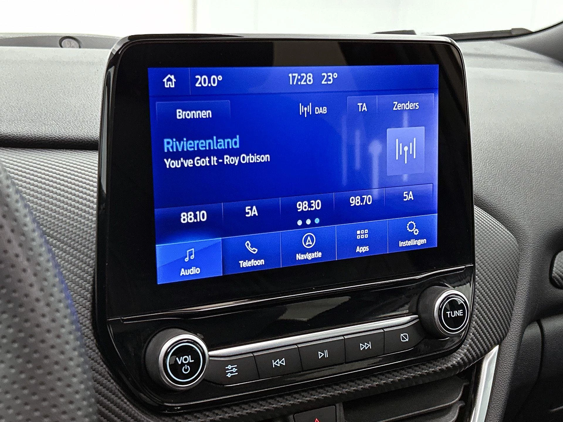 Ford Puma 1.0 EcoBoost Hybrid ST-Line X
