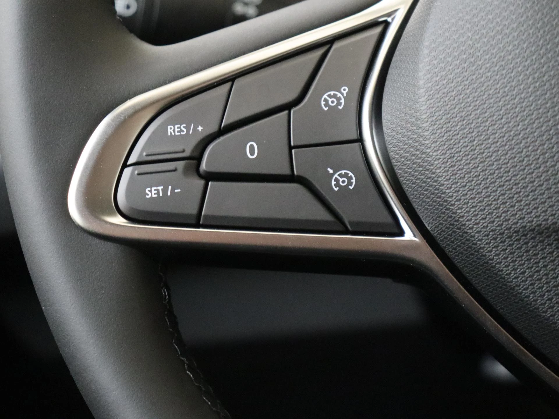 Renault-Clio-image-16