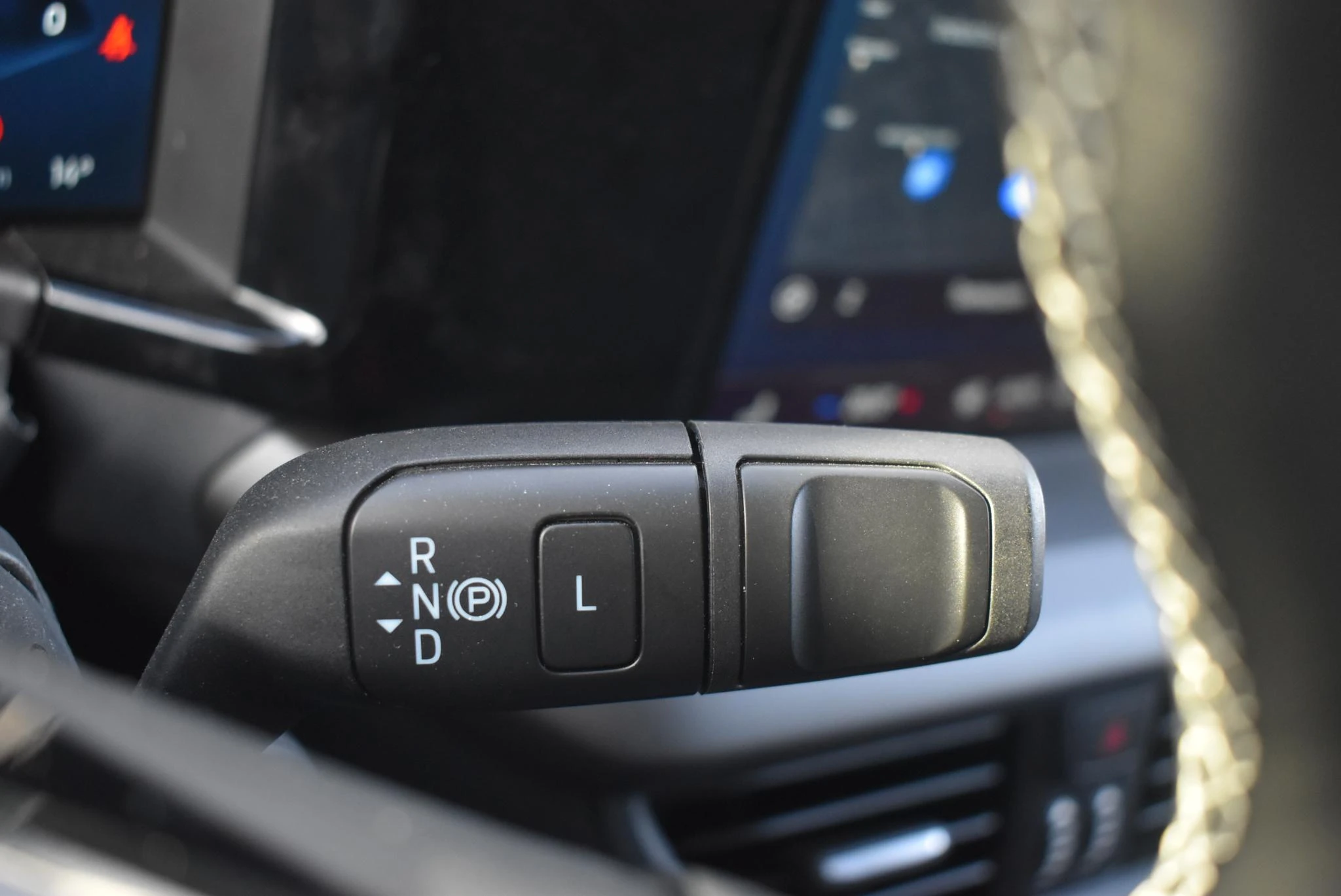 Ford-E-Transit Courier-image-23