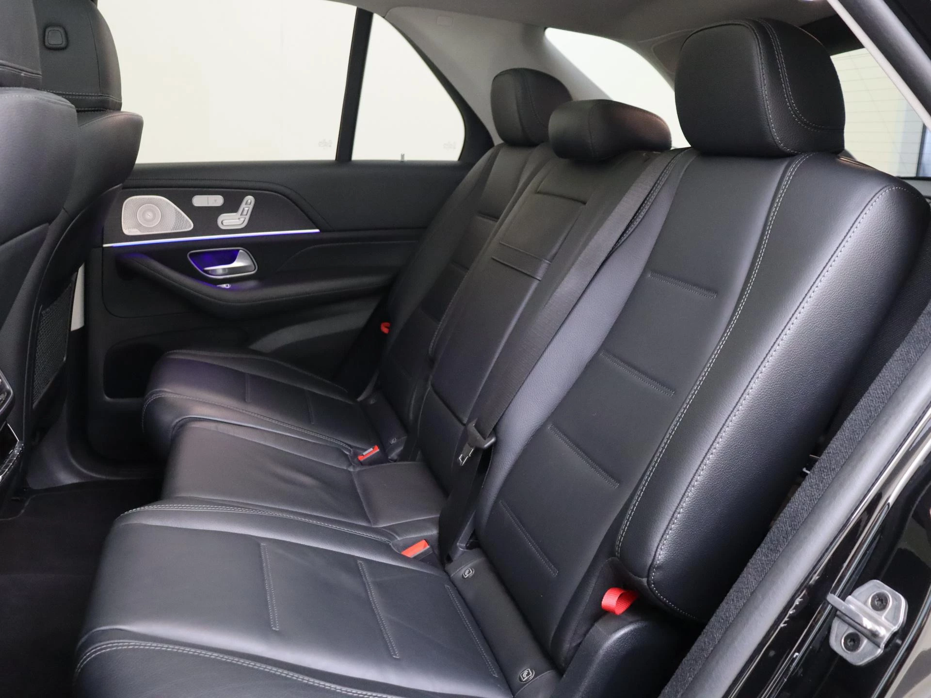 Mercedes-Benz-GLE-image-13