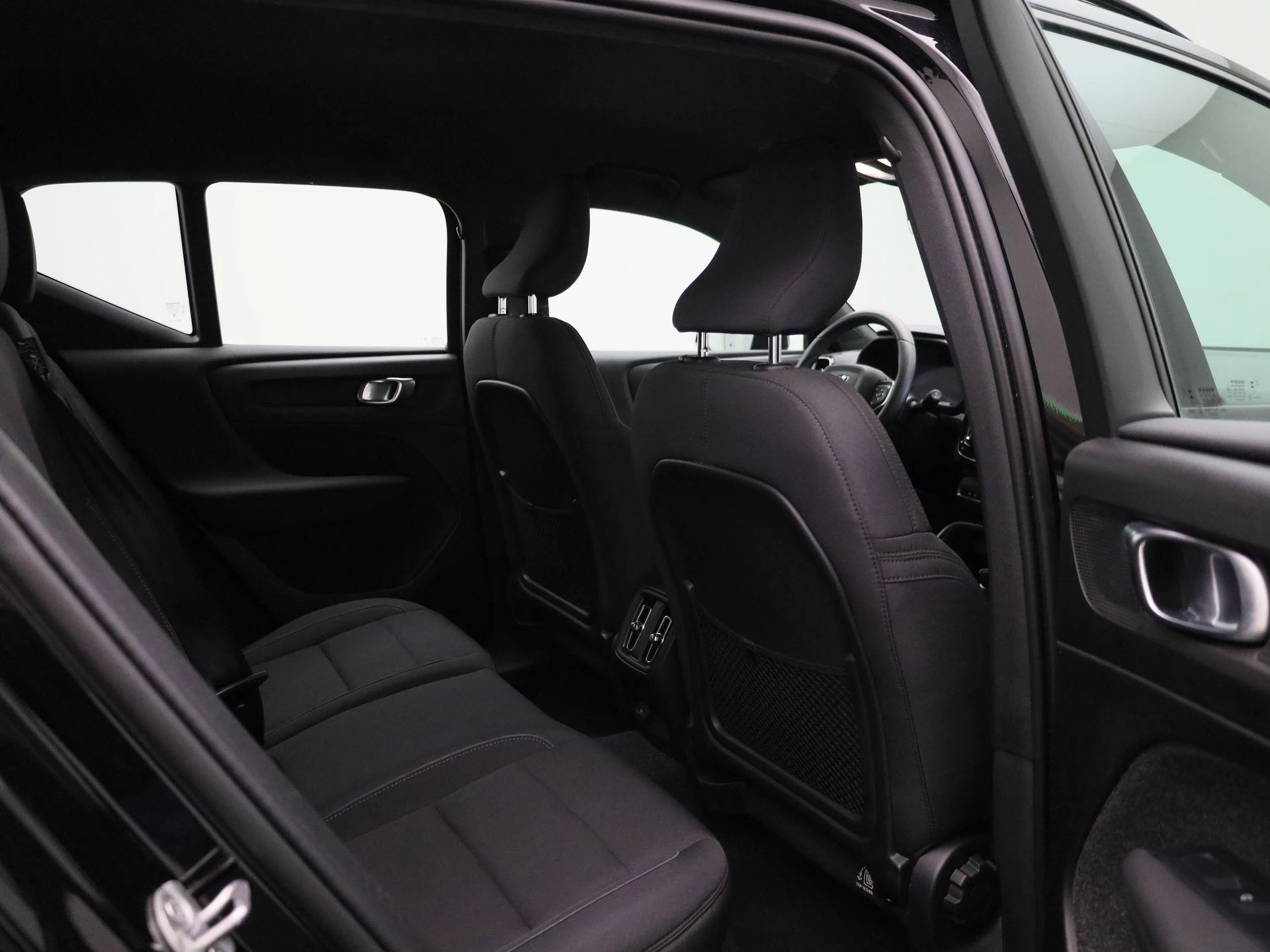 Volvo-XC40-image-32