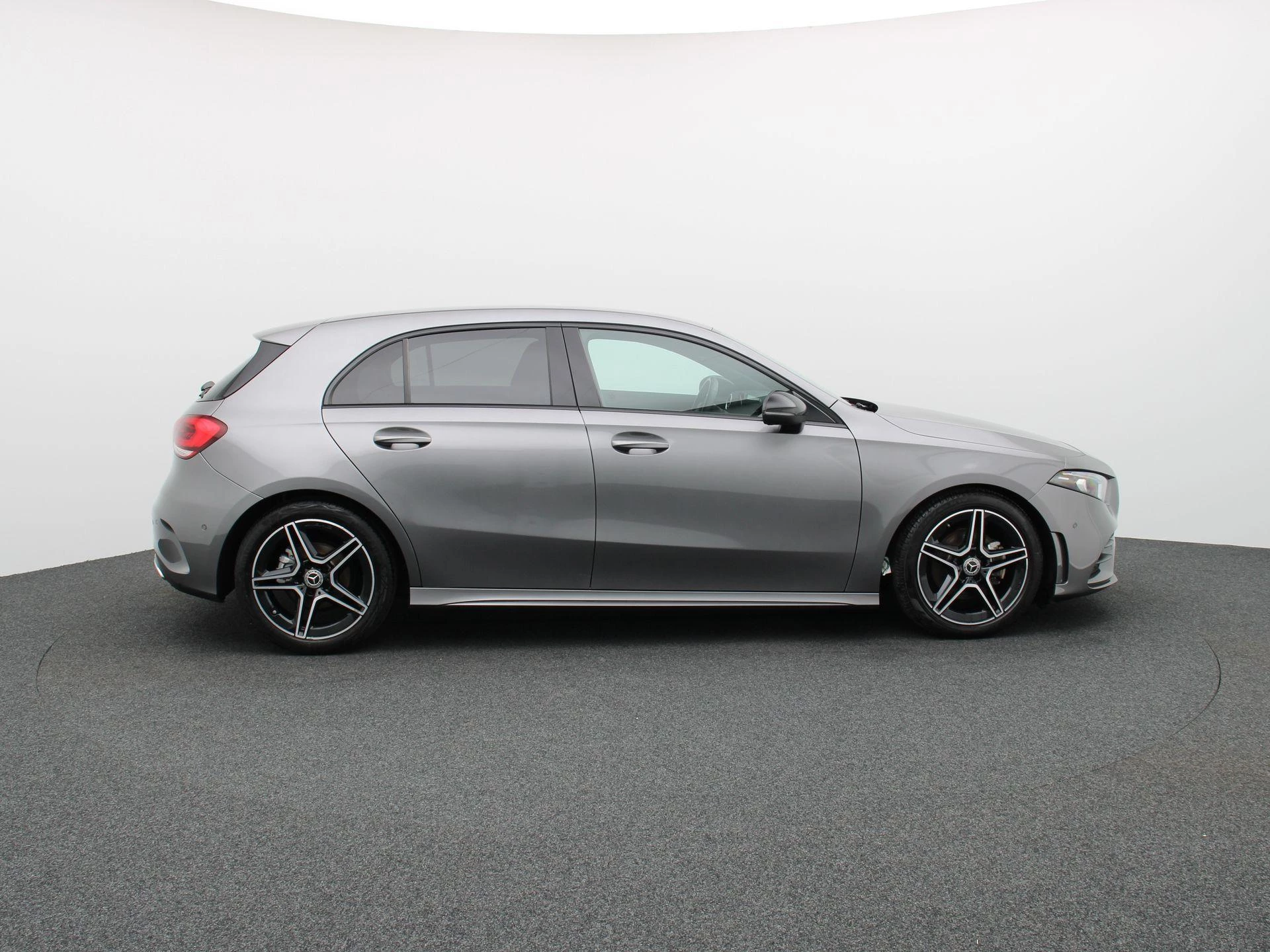 Mercedes-Benz-A-Klasse-image-5