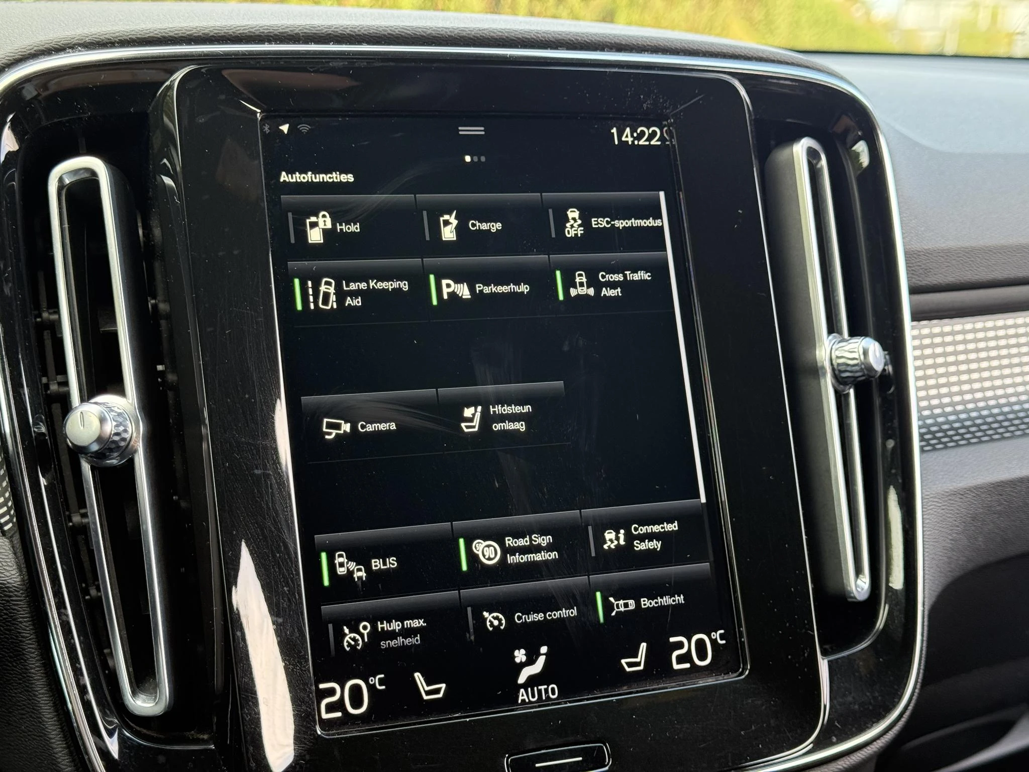 Volvo-XC40-image-20