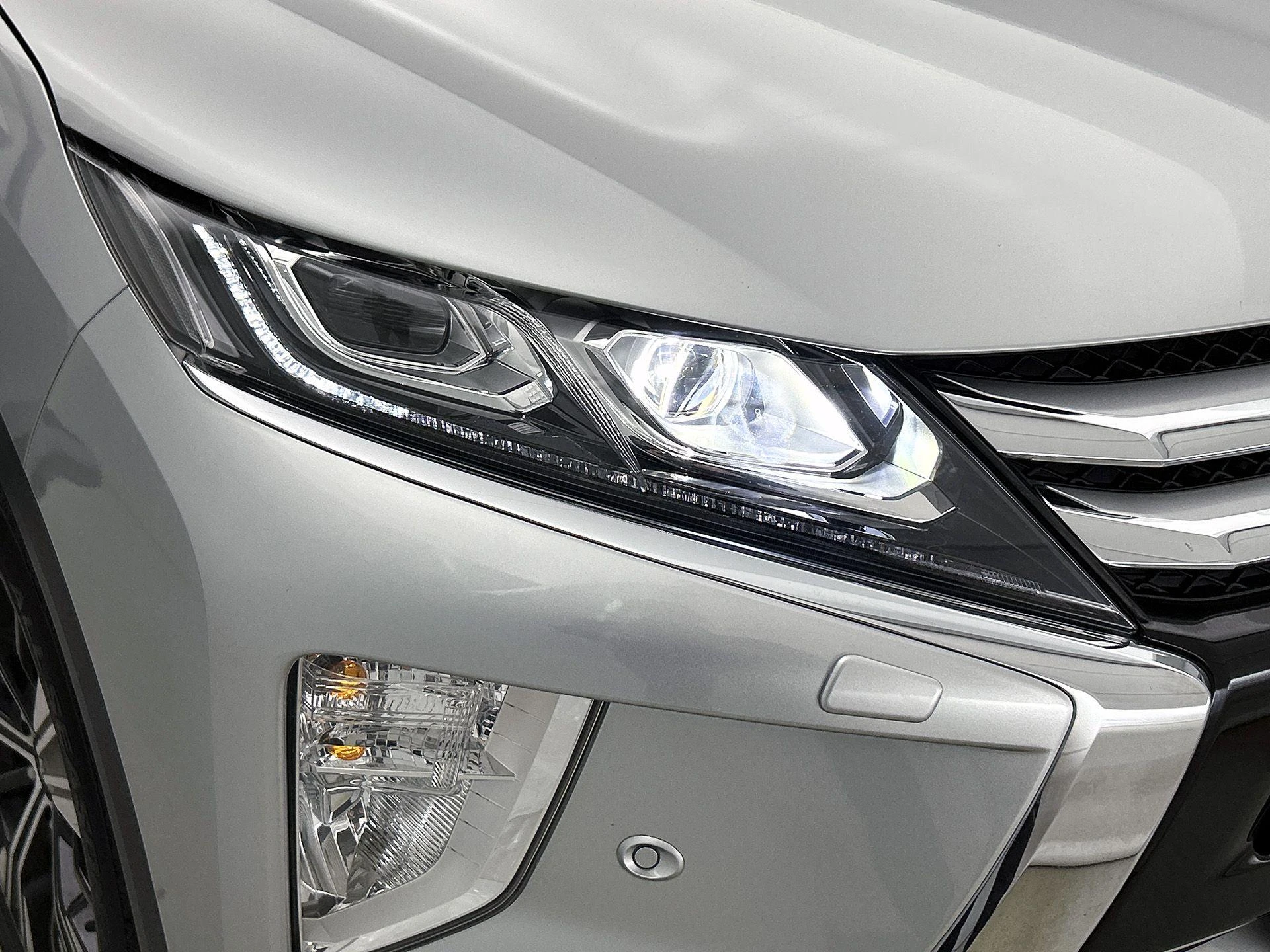 Mitsubishi-Eclipse Cross-image-23