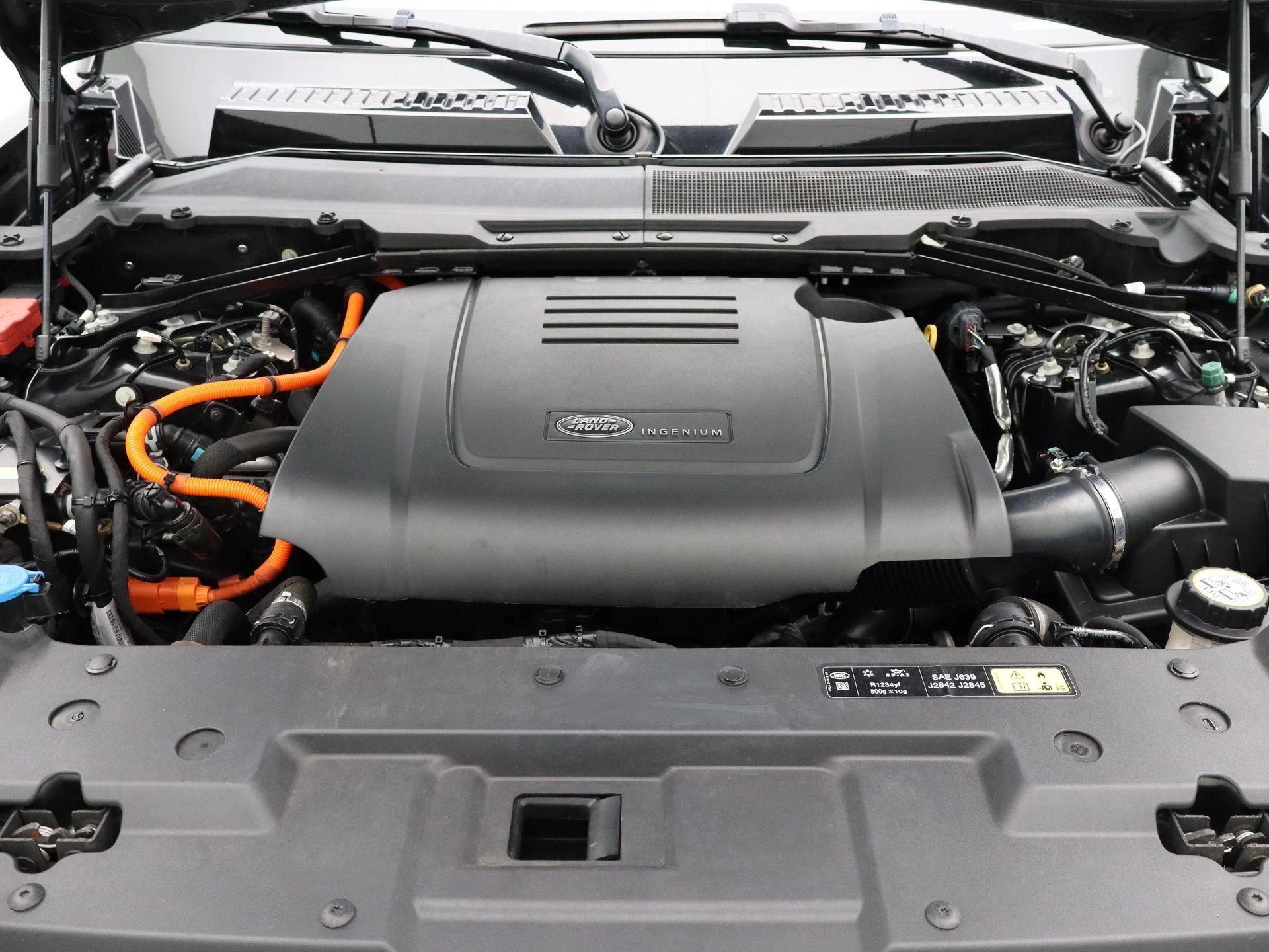 Land Rover-Defender-image-36