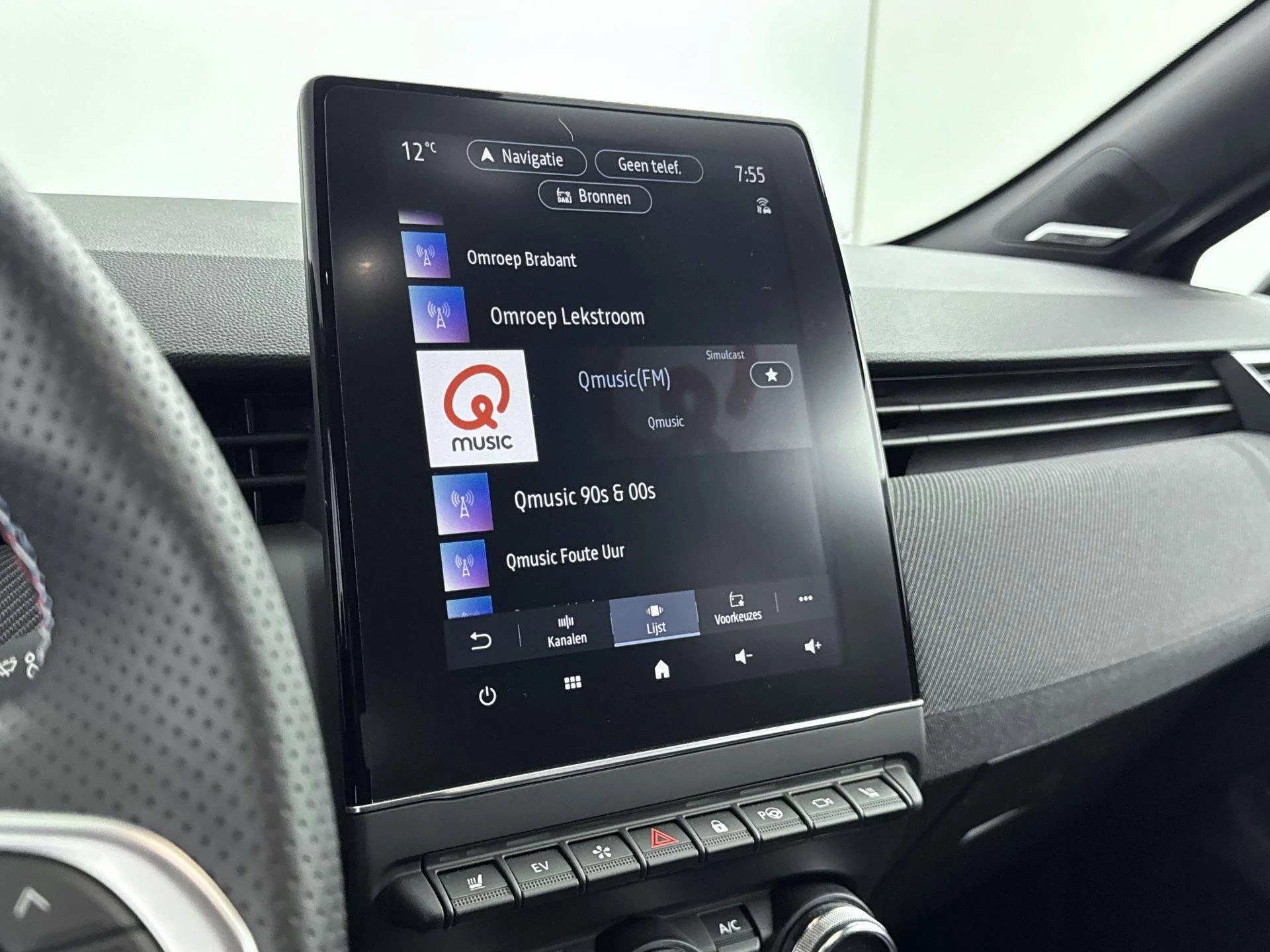 Renault-Clio-image-6