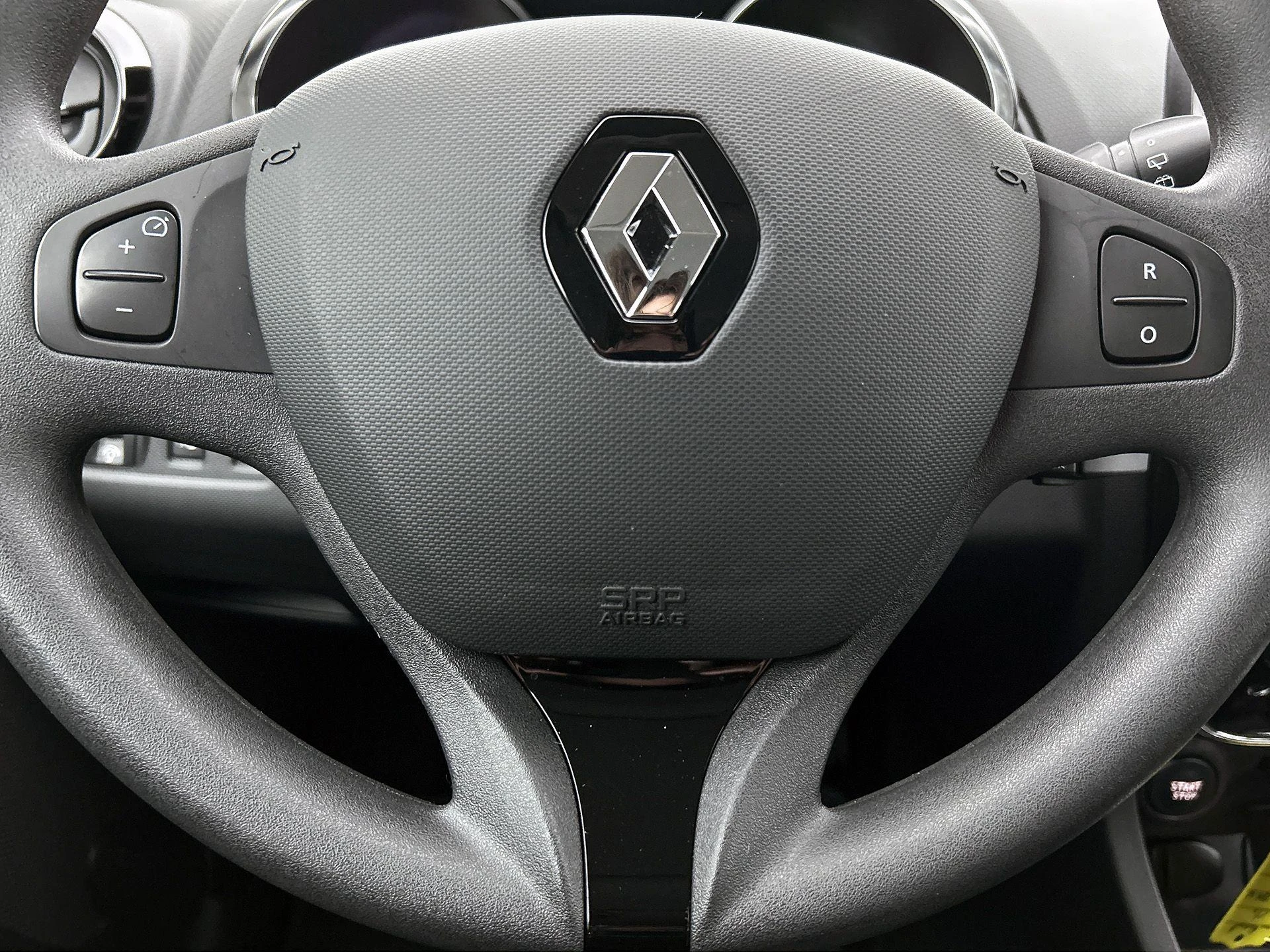 Renault-Clio-image-27