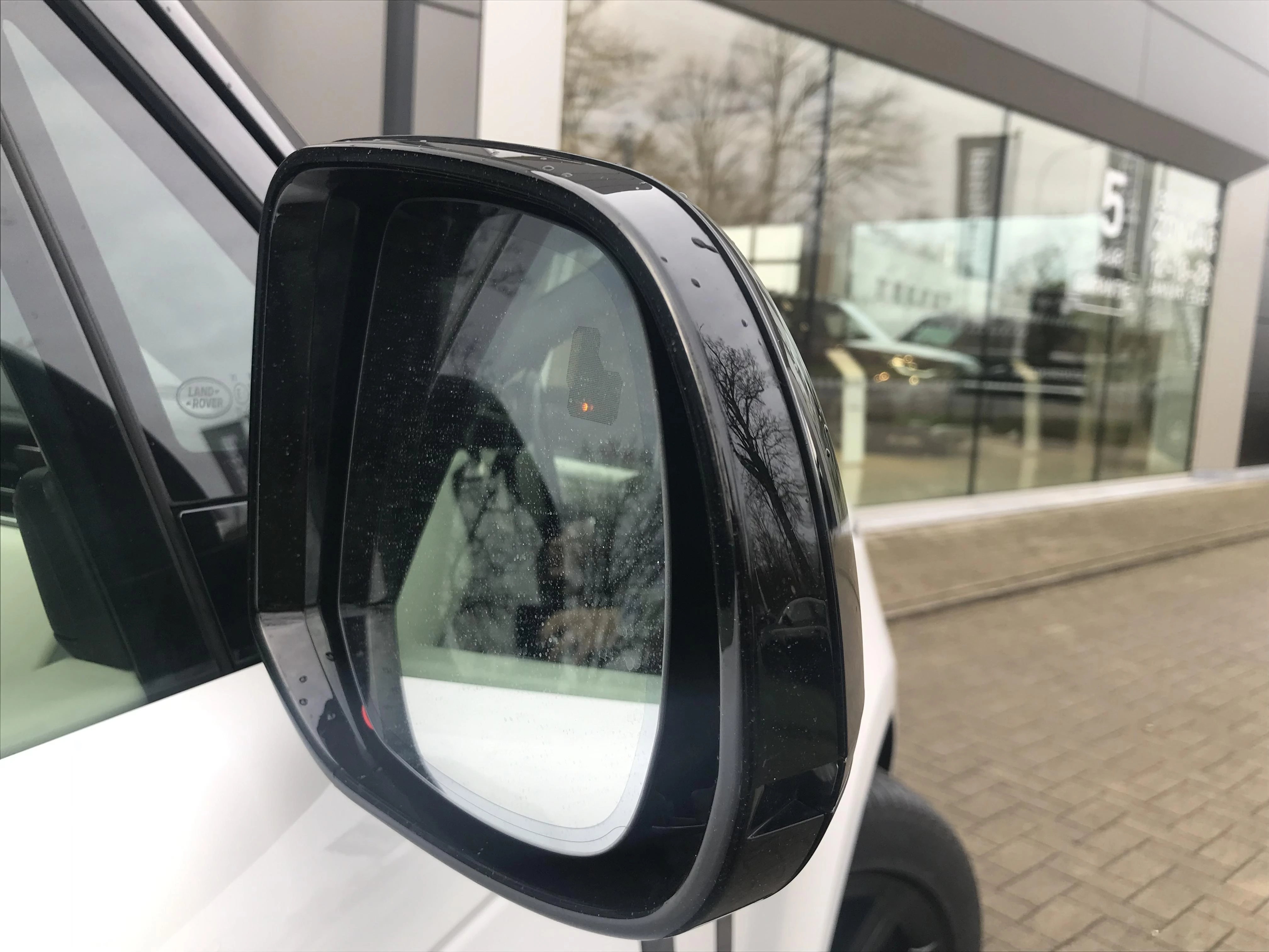 Land Rover-Range Rover-image-17