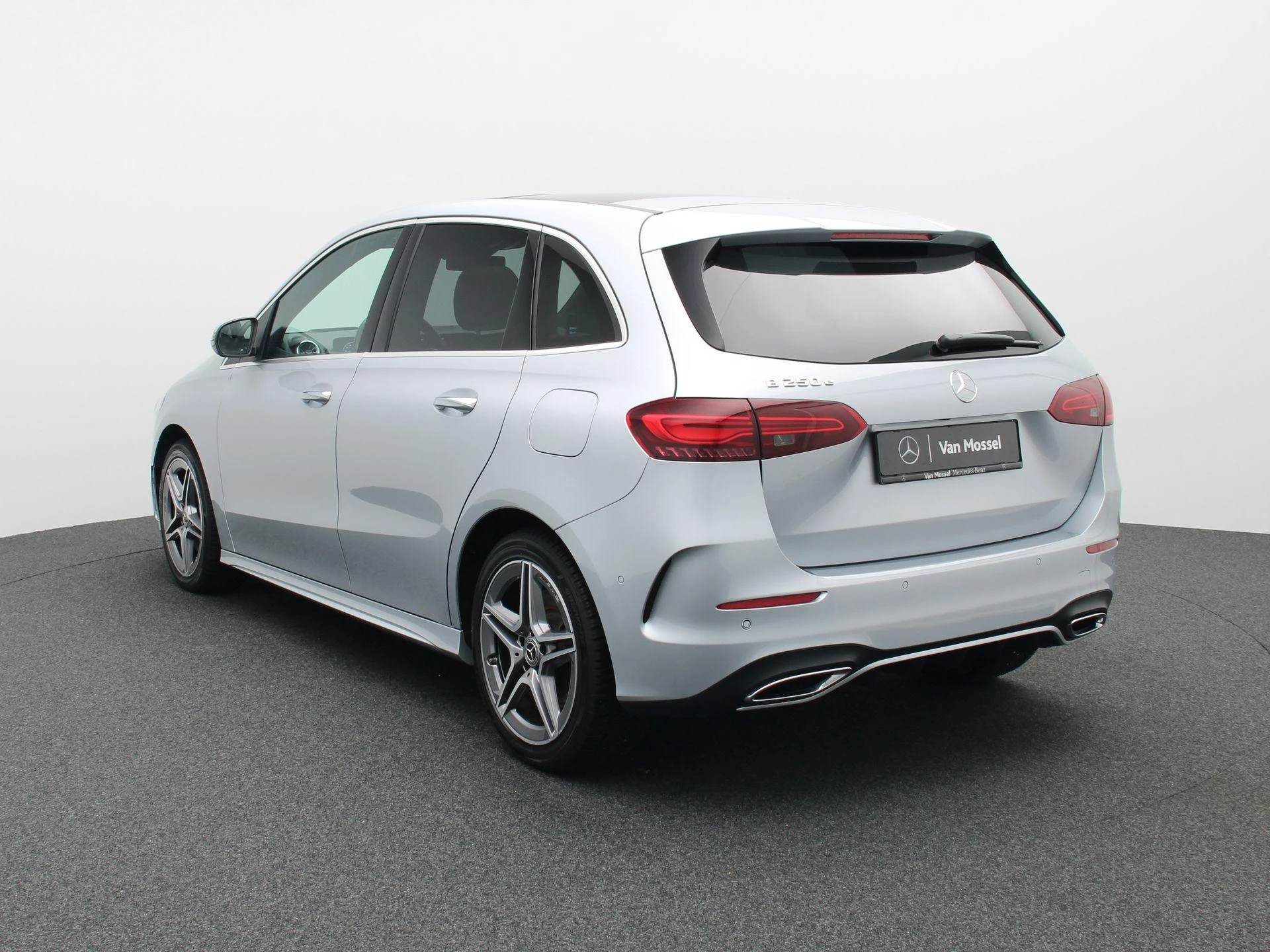 Mercedes-Benz-Classe B-image-1