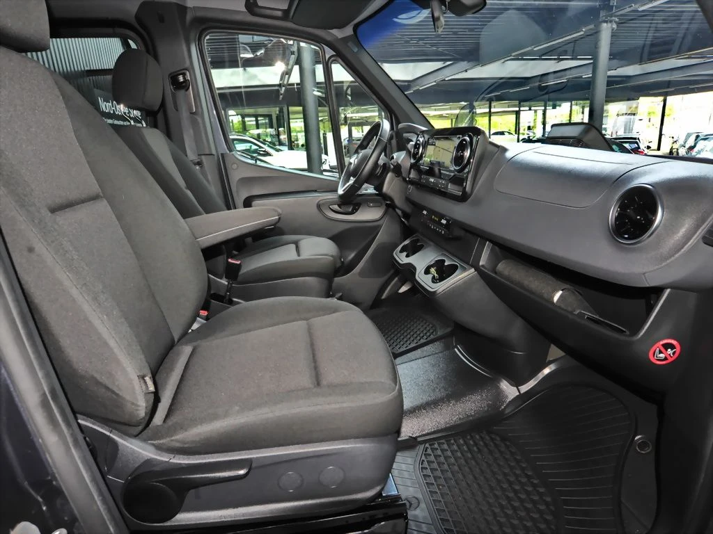 Mercedes-Benz-Sprinter 317-image-11