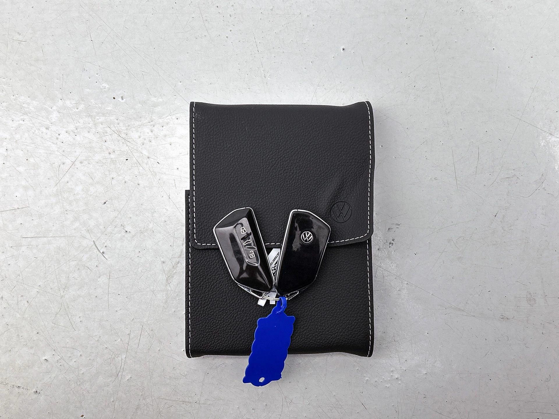 Volkswagen-Golf-image-12