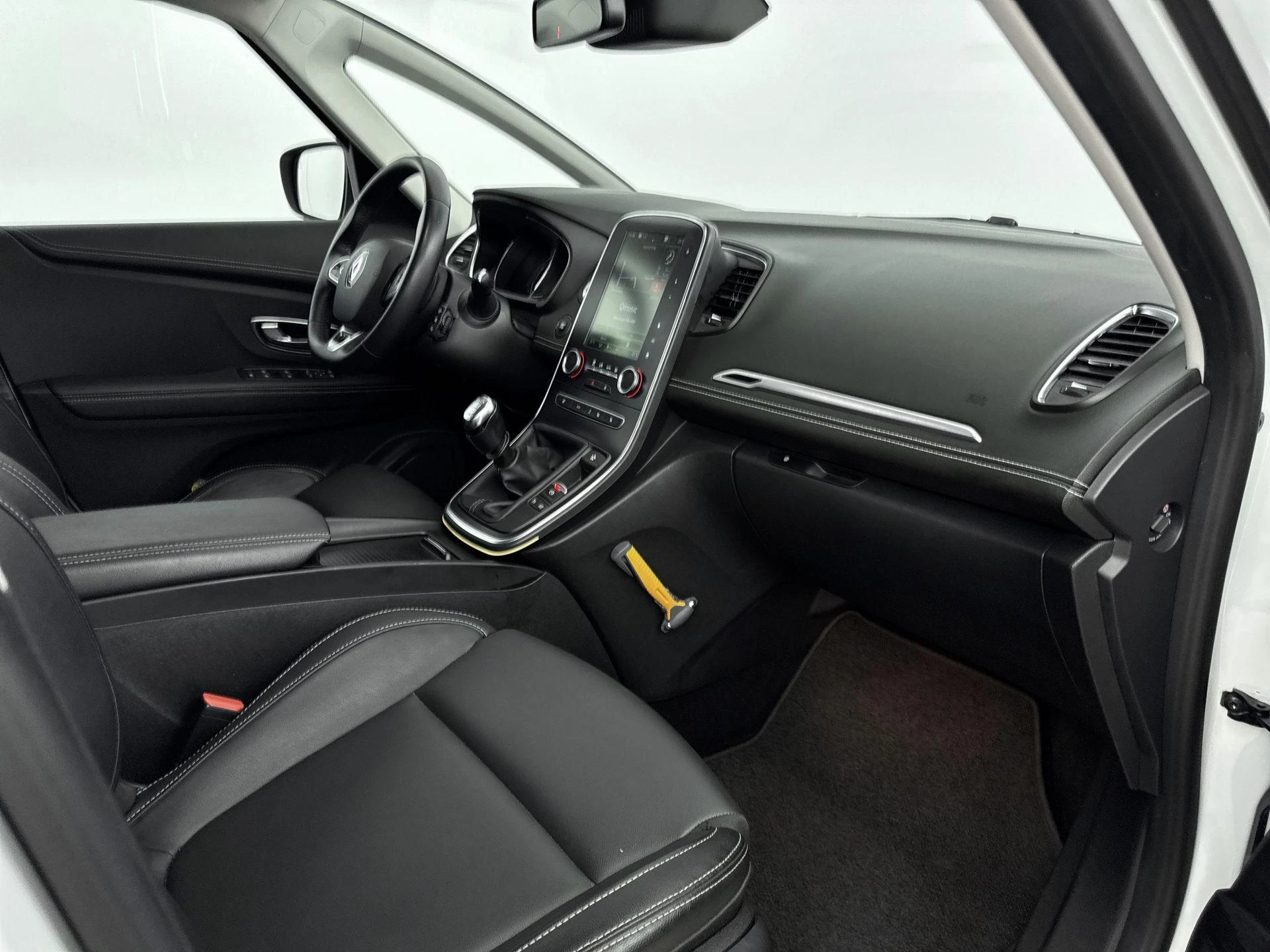 Renault-Grand Scénic-image-16