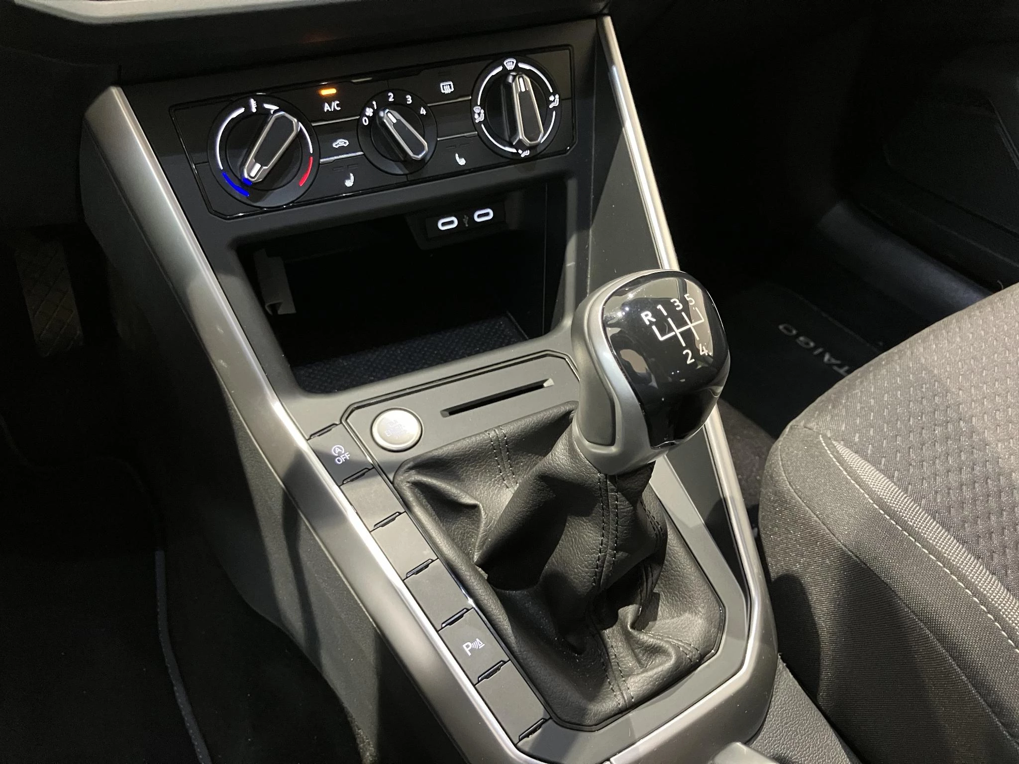 Volkswagen-Taigo-image-23