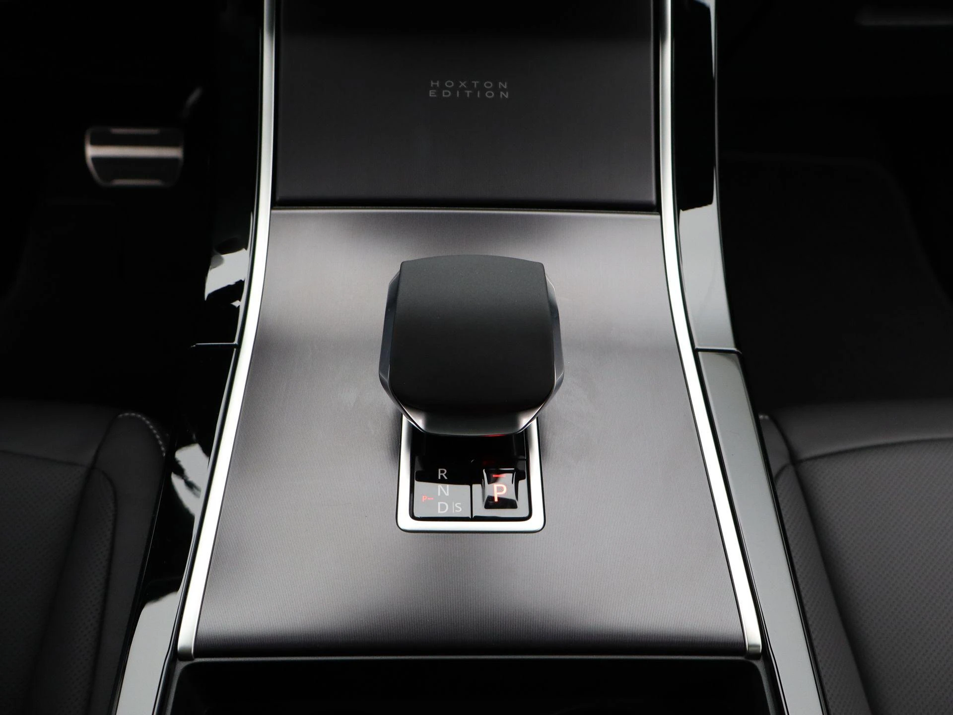 Land Rover-Range Rover Evoque-image-9