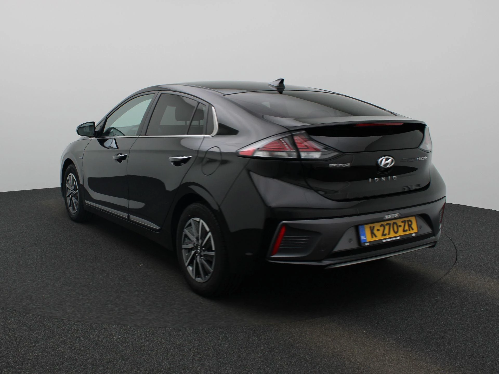 Hyundai-IONIQ-image-1