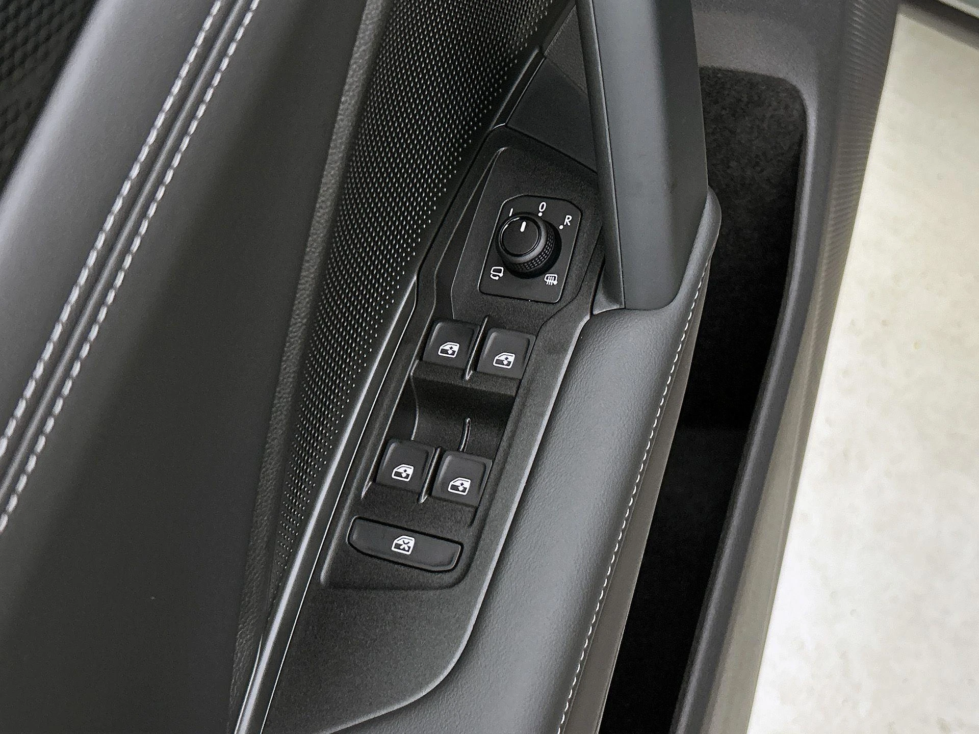 Volkswagen-Tiguan-image-30