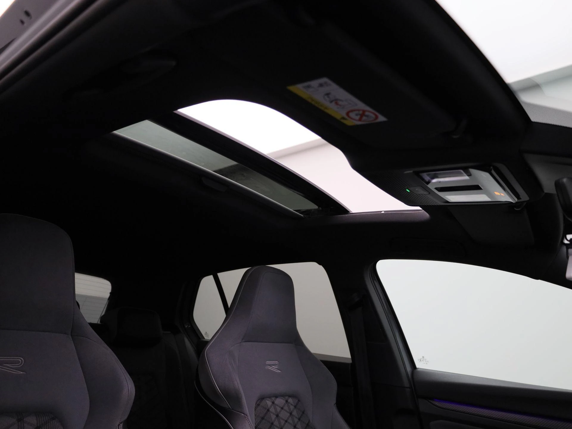 Volkswagen Golf 2.0 TSI R-Line