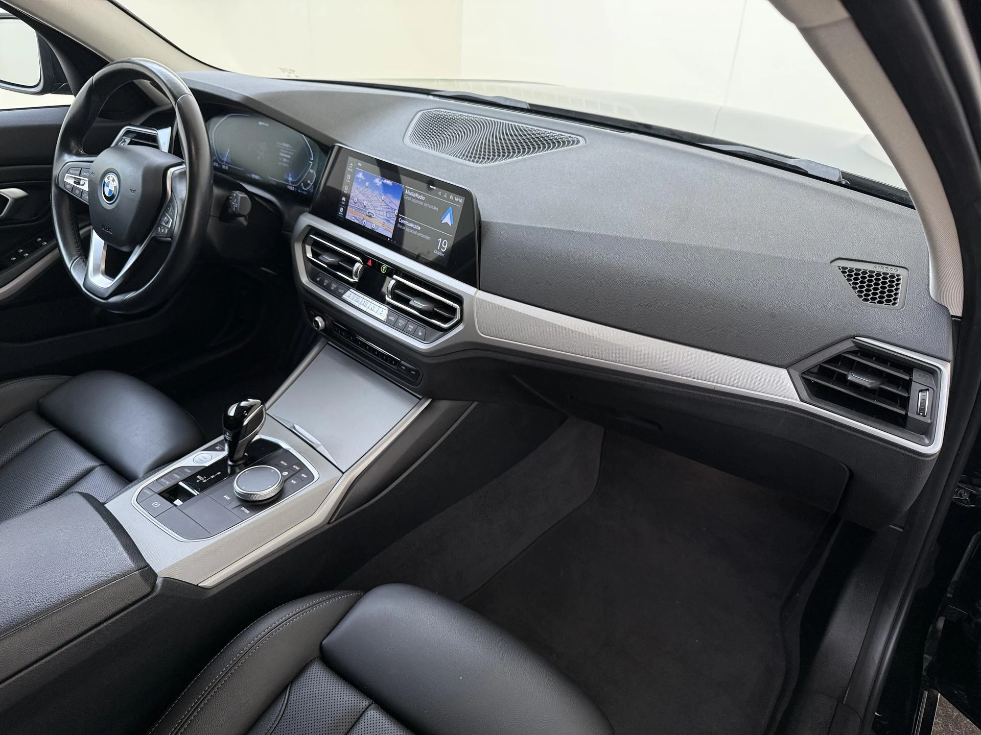 BMW-3 Serie-image-4