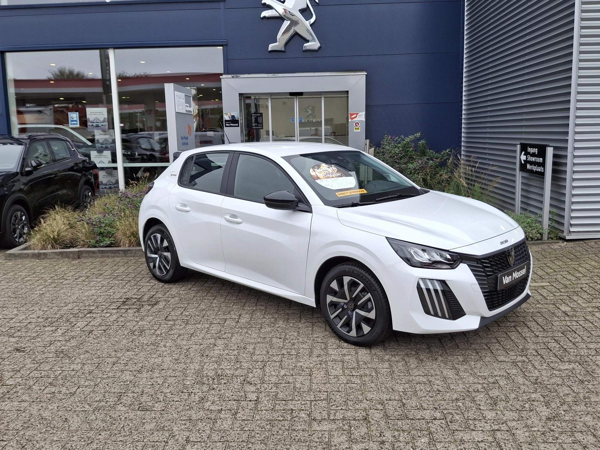 Peugeot-208-image-2