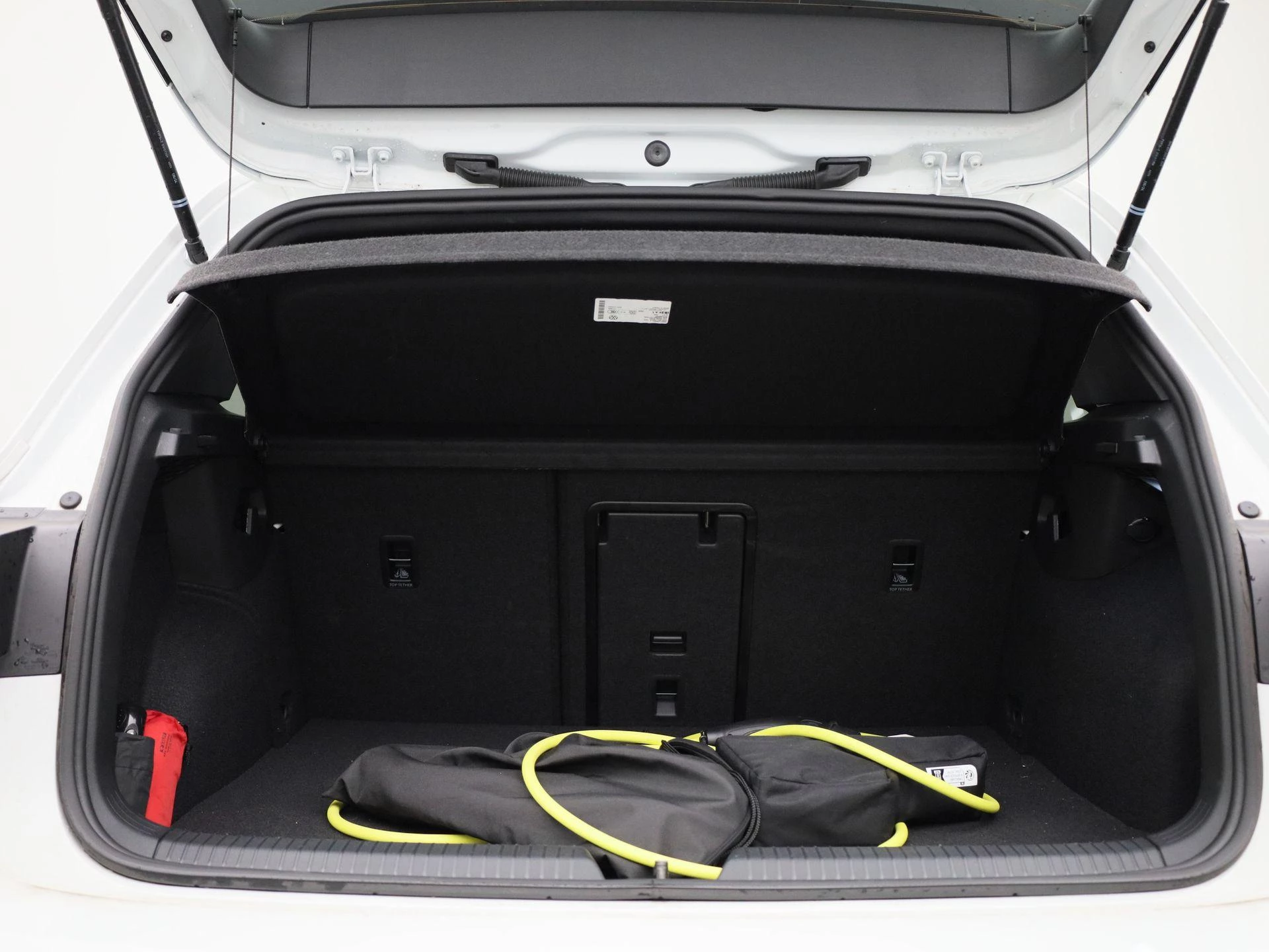 Volkswagen-Golf-image-13