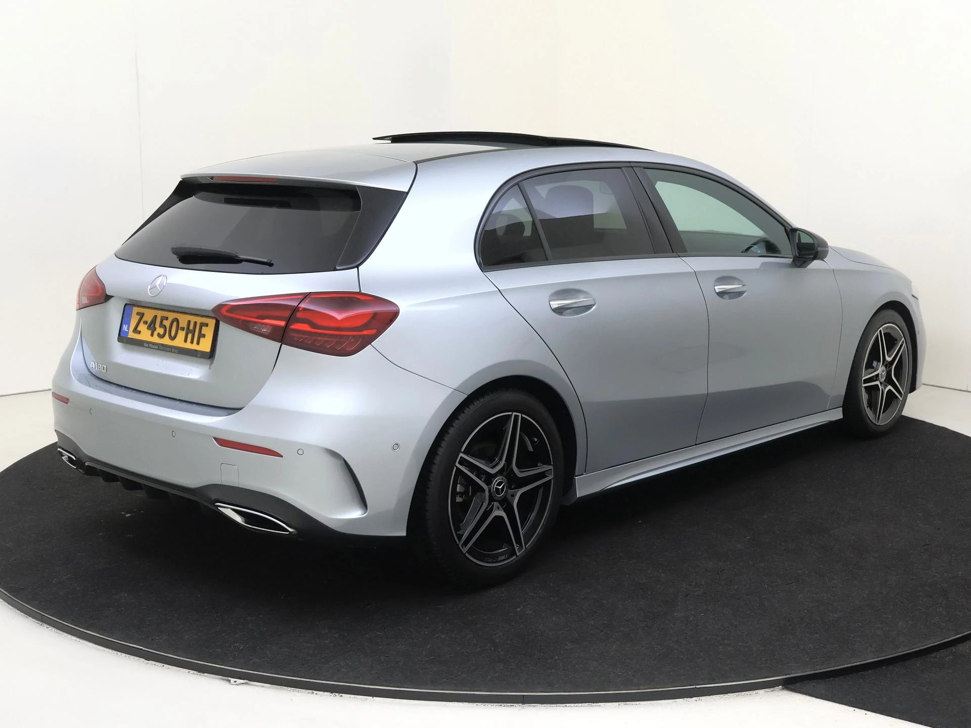 Mercedes-Benz-A-Klasse-image-3