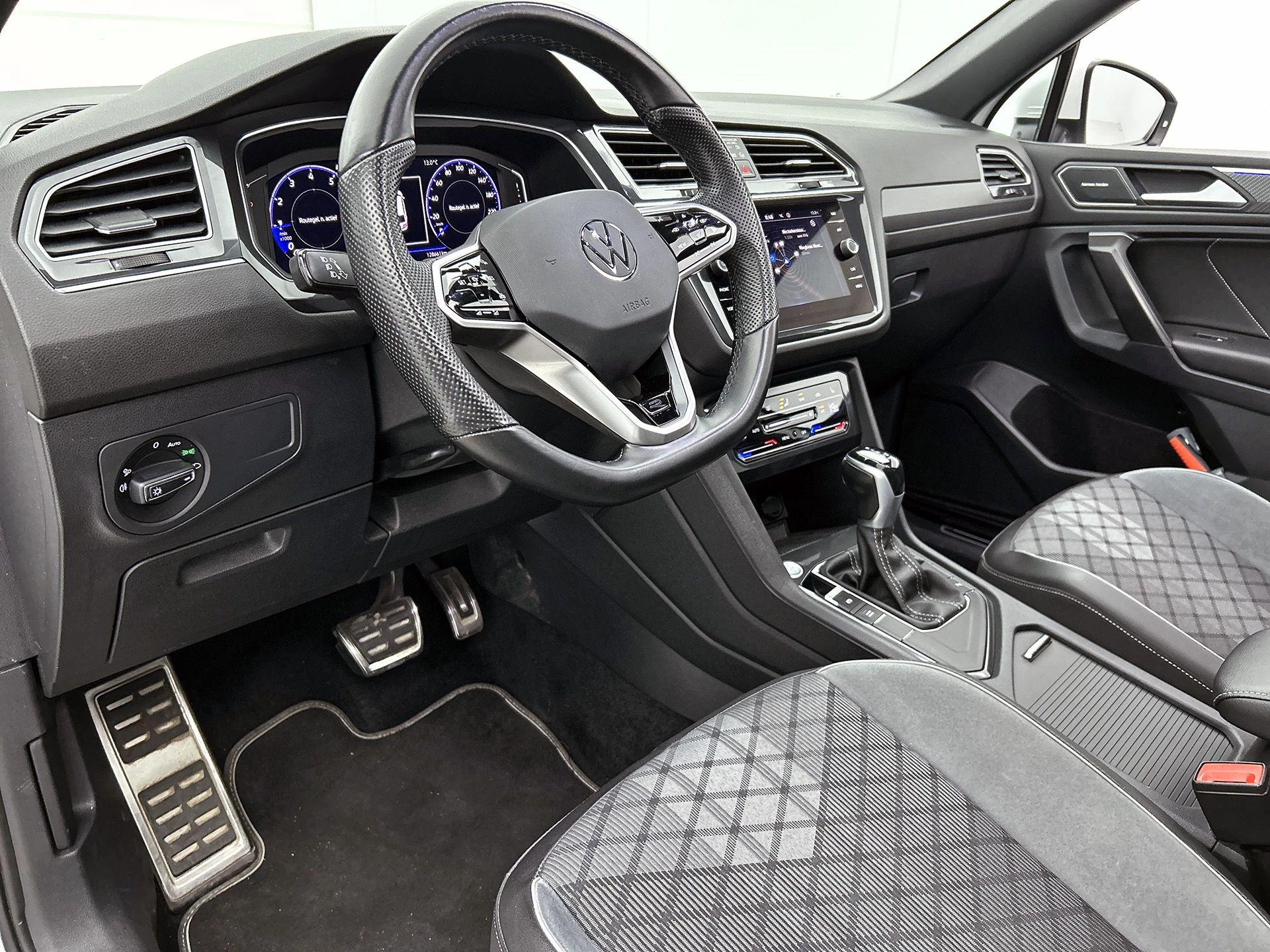 Volkswagen-Tiguan Allspace-image-19