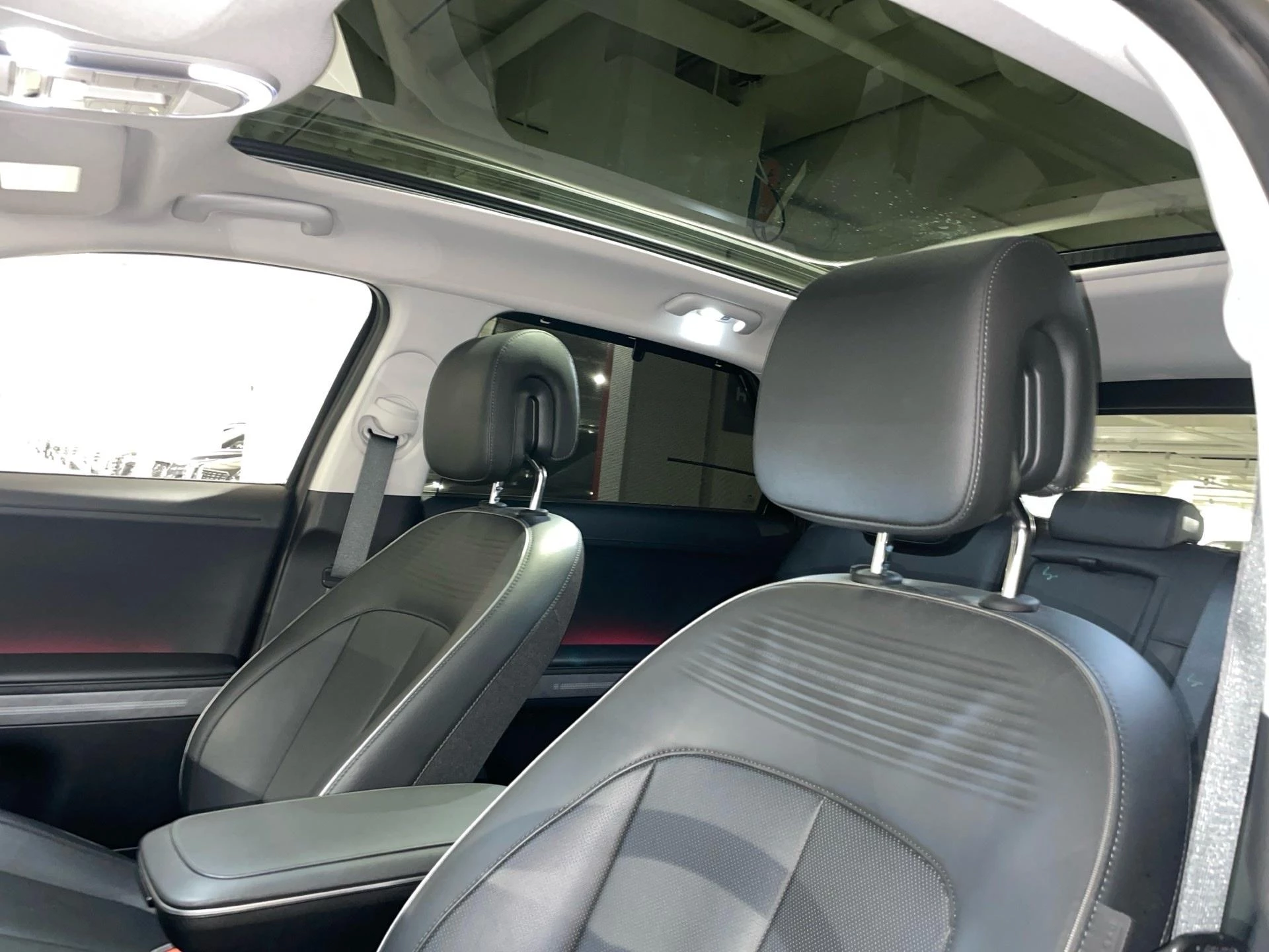 Hyundai IONIQ 73kWh Balance Vision