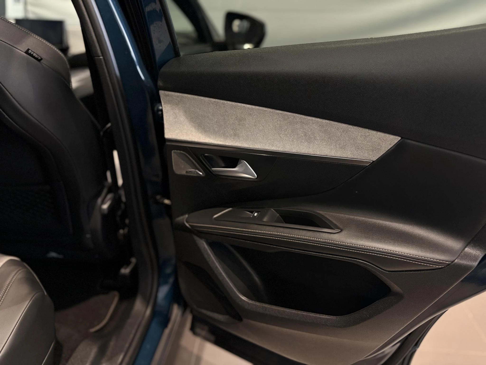 Peugeot 3008 1.6 HYbrid 225 GT