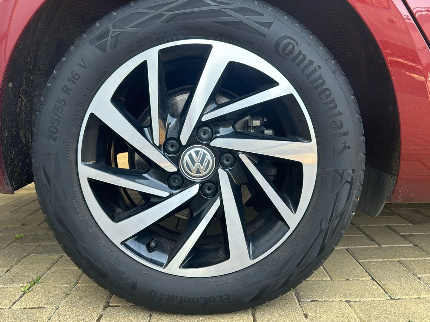Volkswagen-Golf-image-7